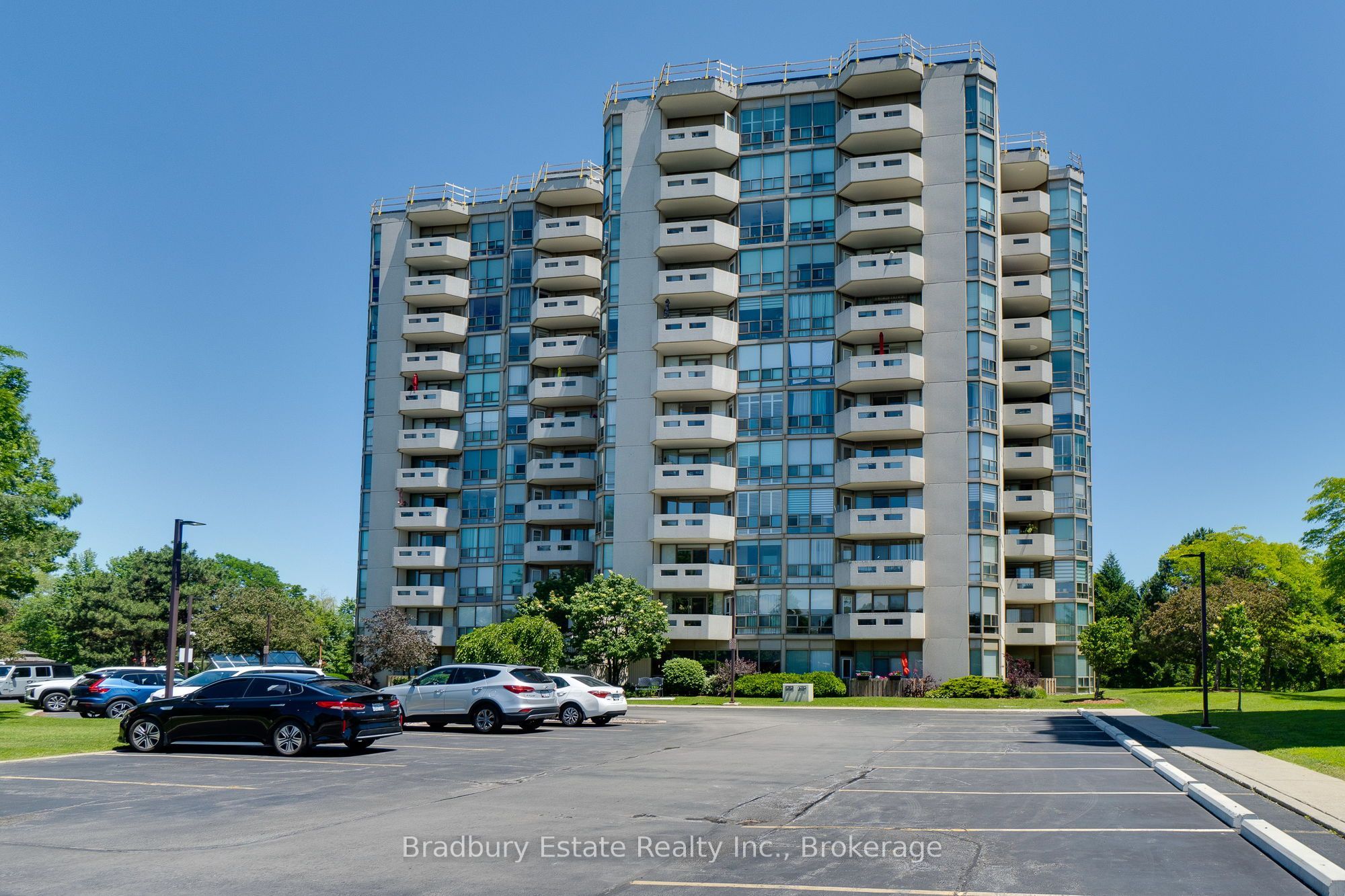 5080 Pinedale Avenue N 203, Burlington, ON L7L 5V7 photo 2