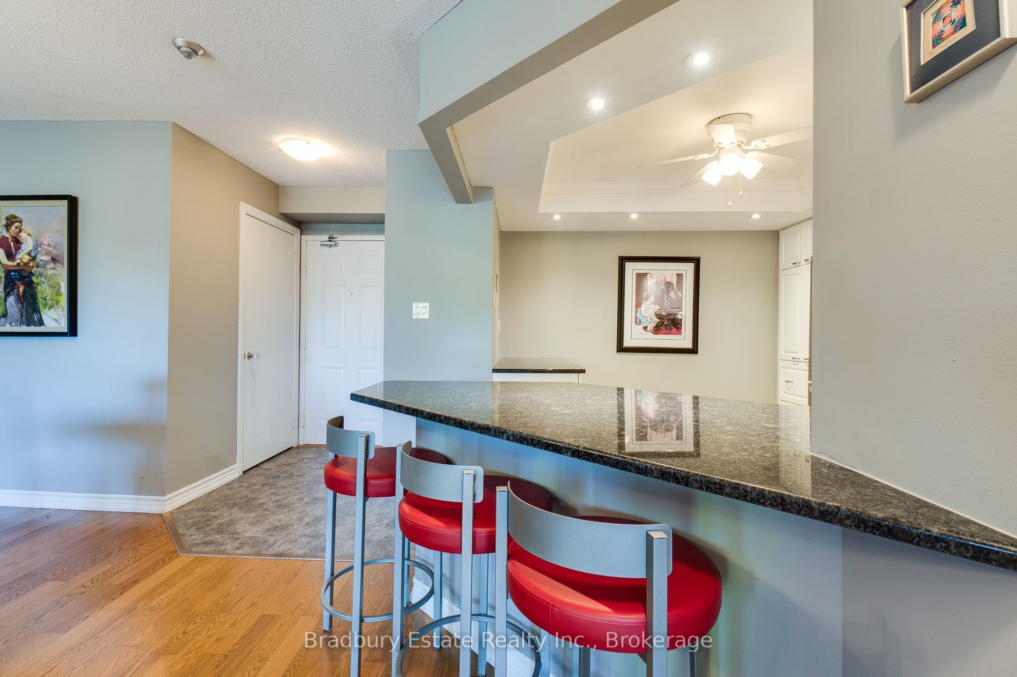 5080 Pinedale Avenue N 203, Burlington, ON L7L 5V7 photo 3