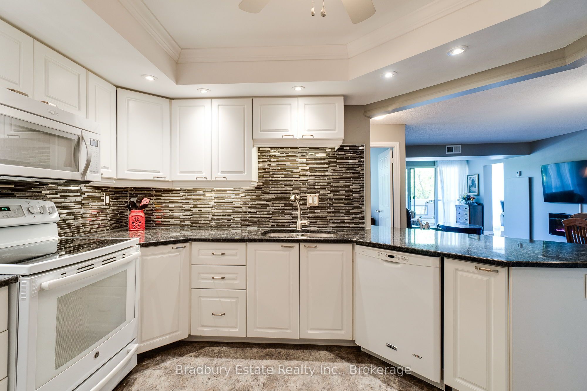 5080 Pinedale Avenue N 203, Burlington, ON L7L 5V7 photo 5