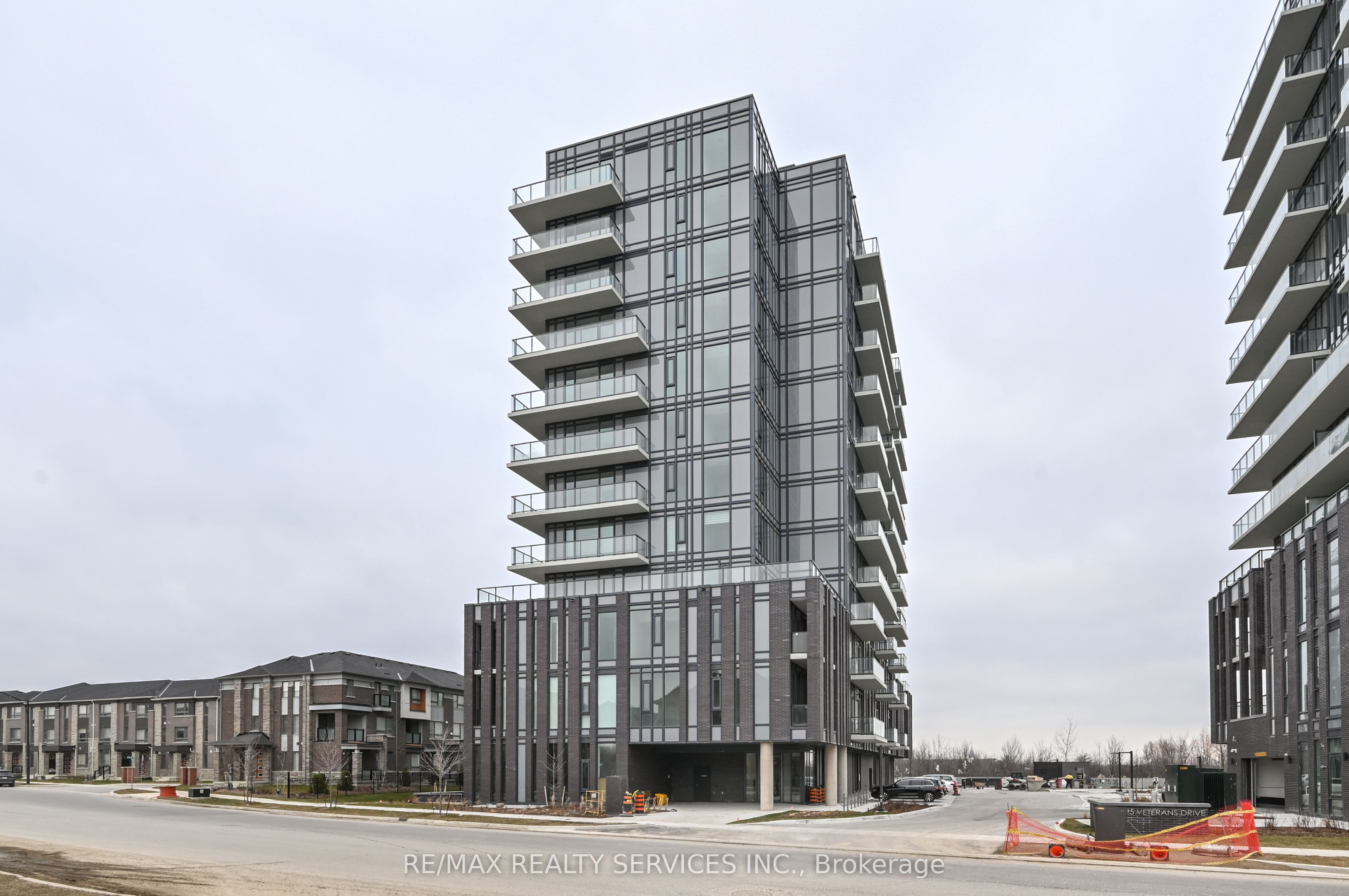 225 Veterans Drive 1110N, Brampton, ON L7A 5L7 photo 2