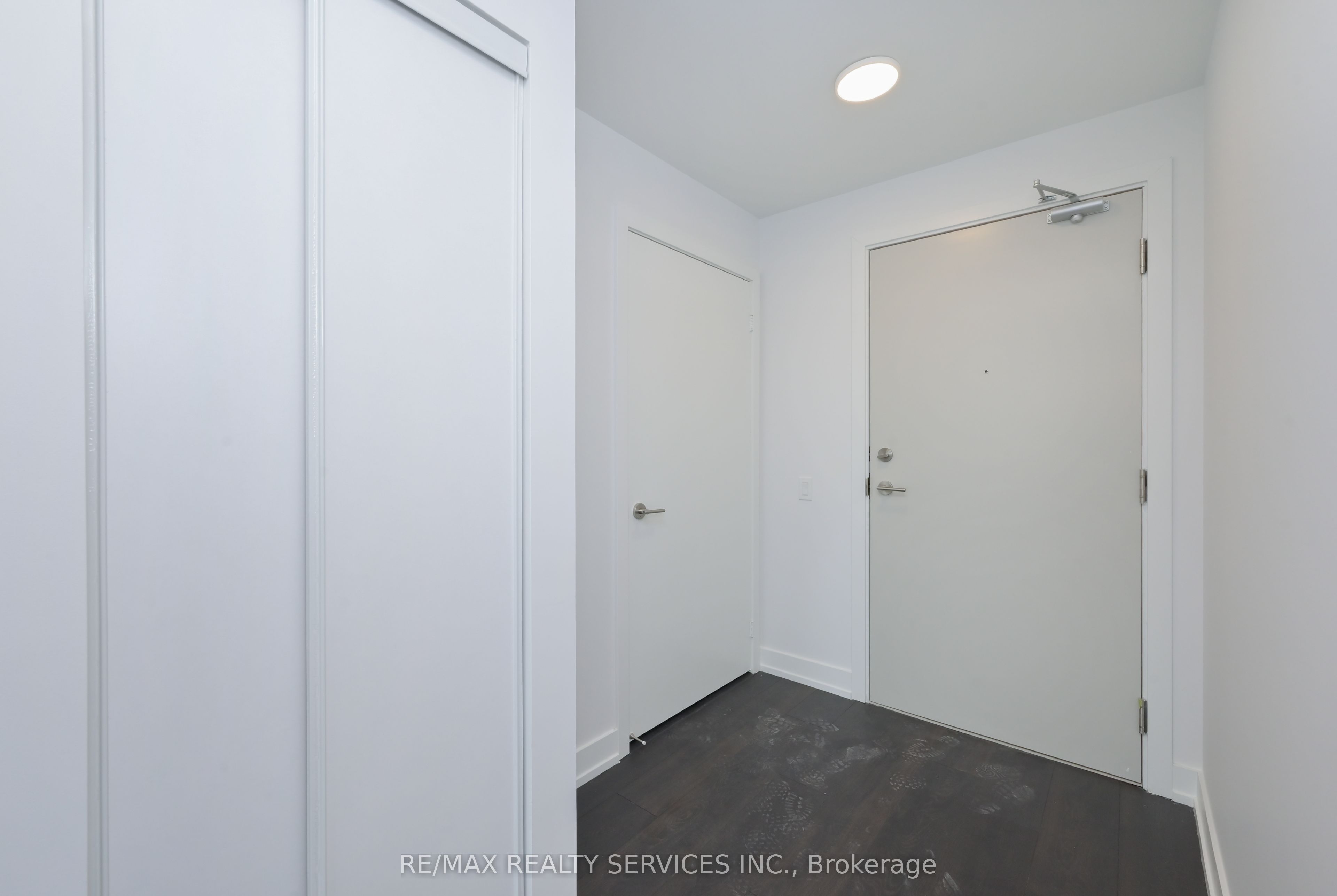 225 Veterans Drive 1110N, Brampton, ON L7A 5L7 photo 4