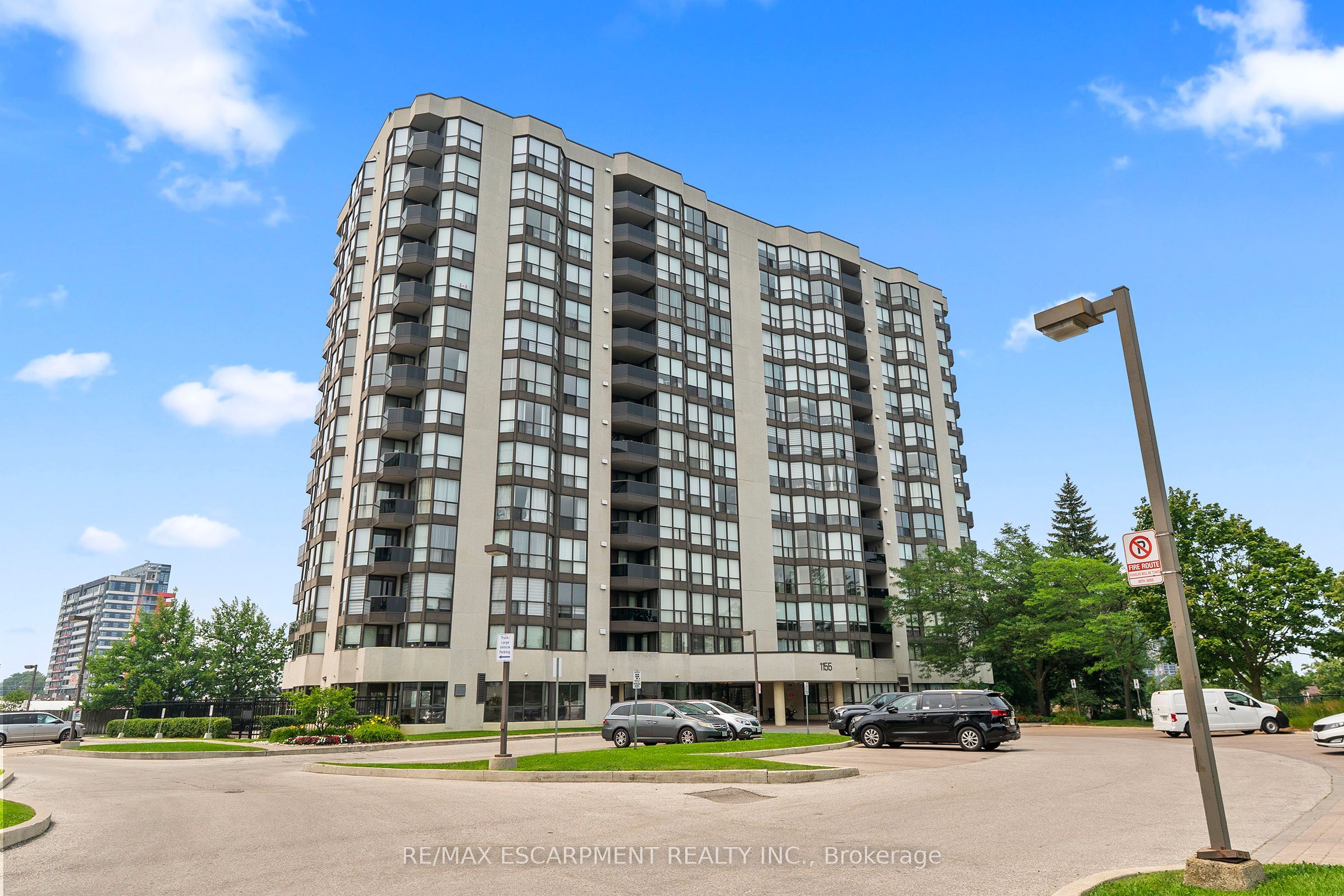 1155 Bough Beeches Boulevard 406, Mississauga, ON L4W 4N2