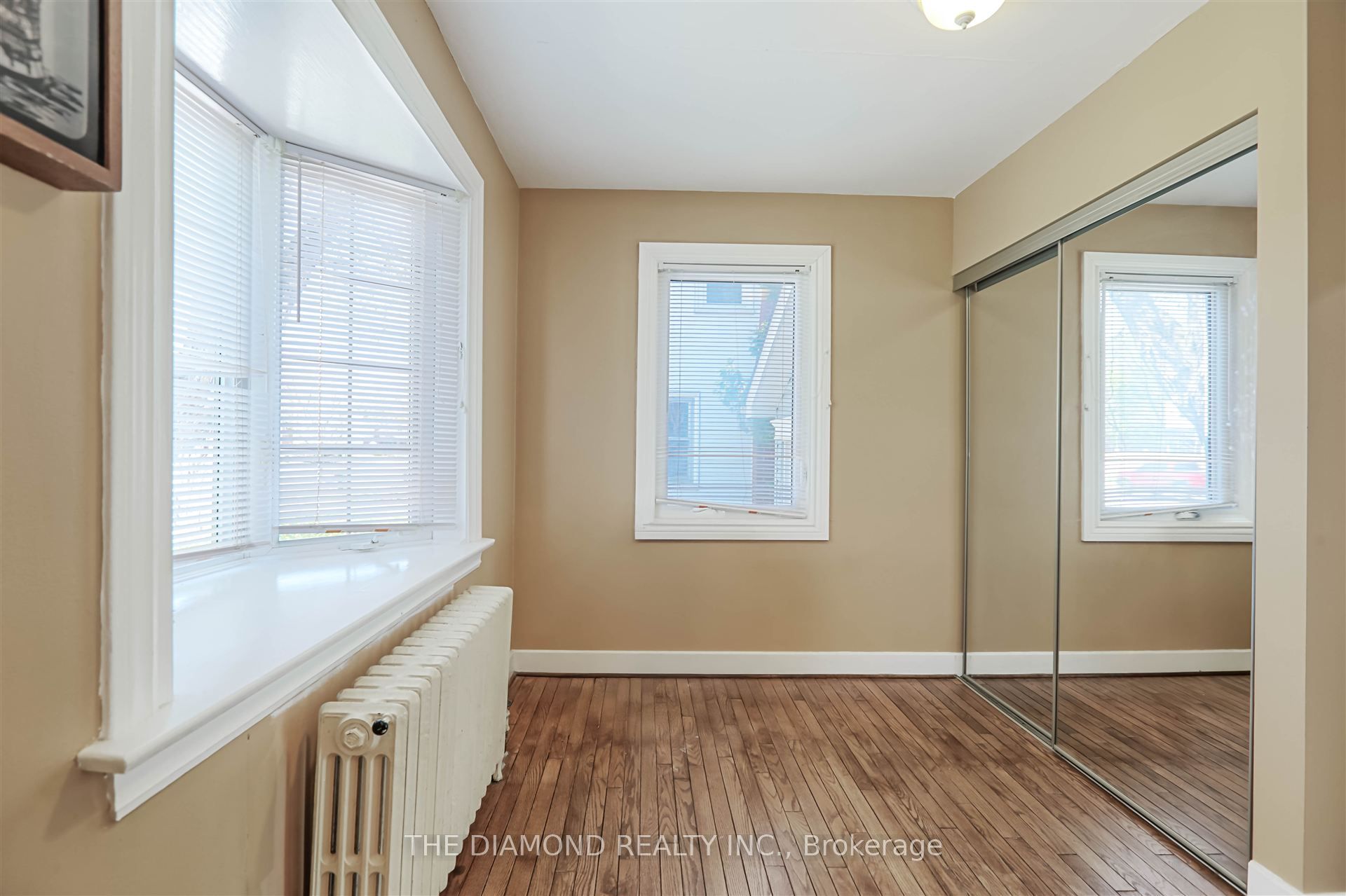 3927 Bloor Street W, Toronto, ON M9B 1L8 photo 3
