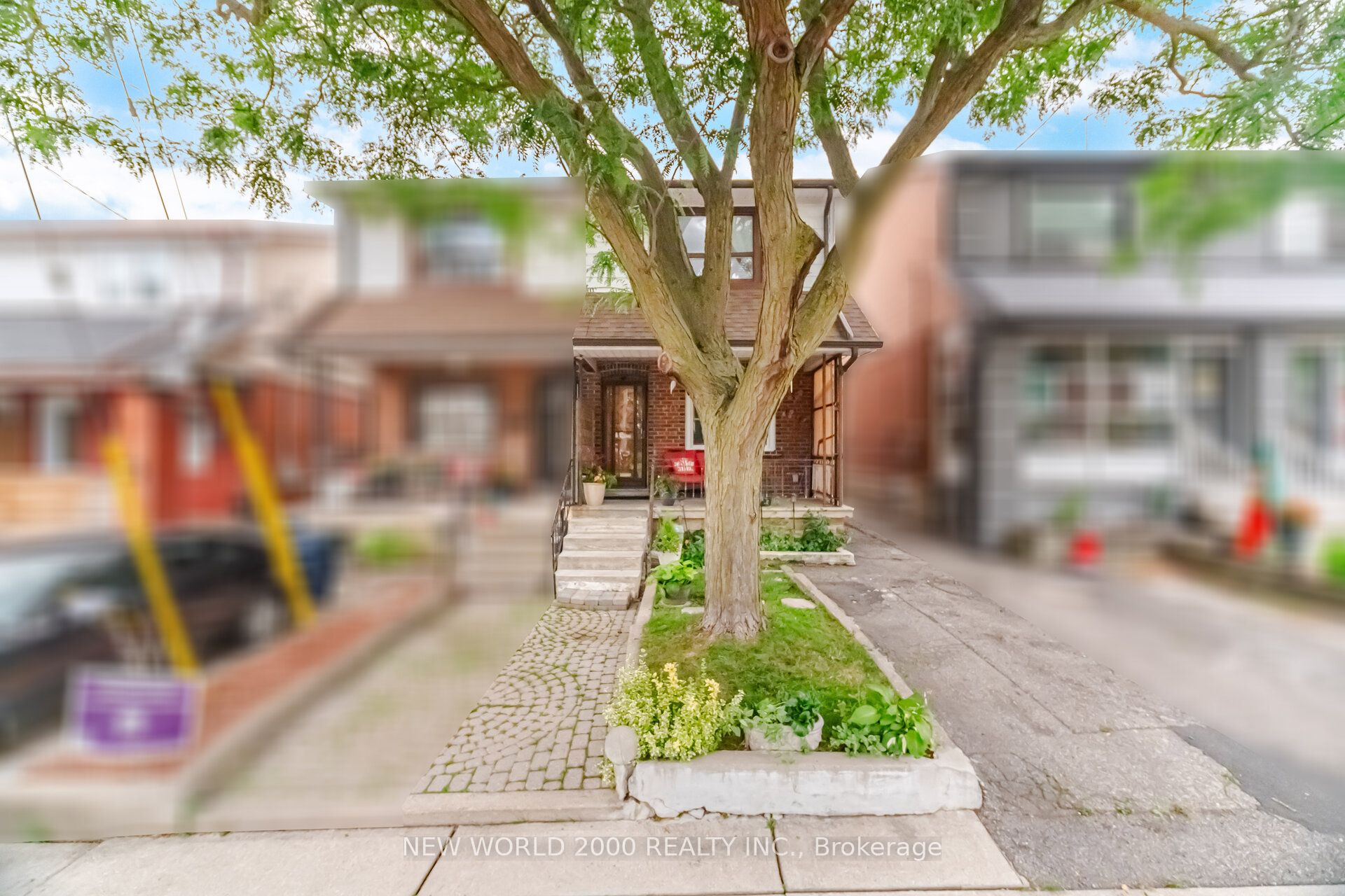 20 Rockwell Avenue, Toronto, ON M6N 1N5