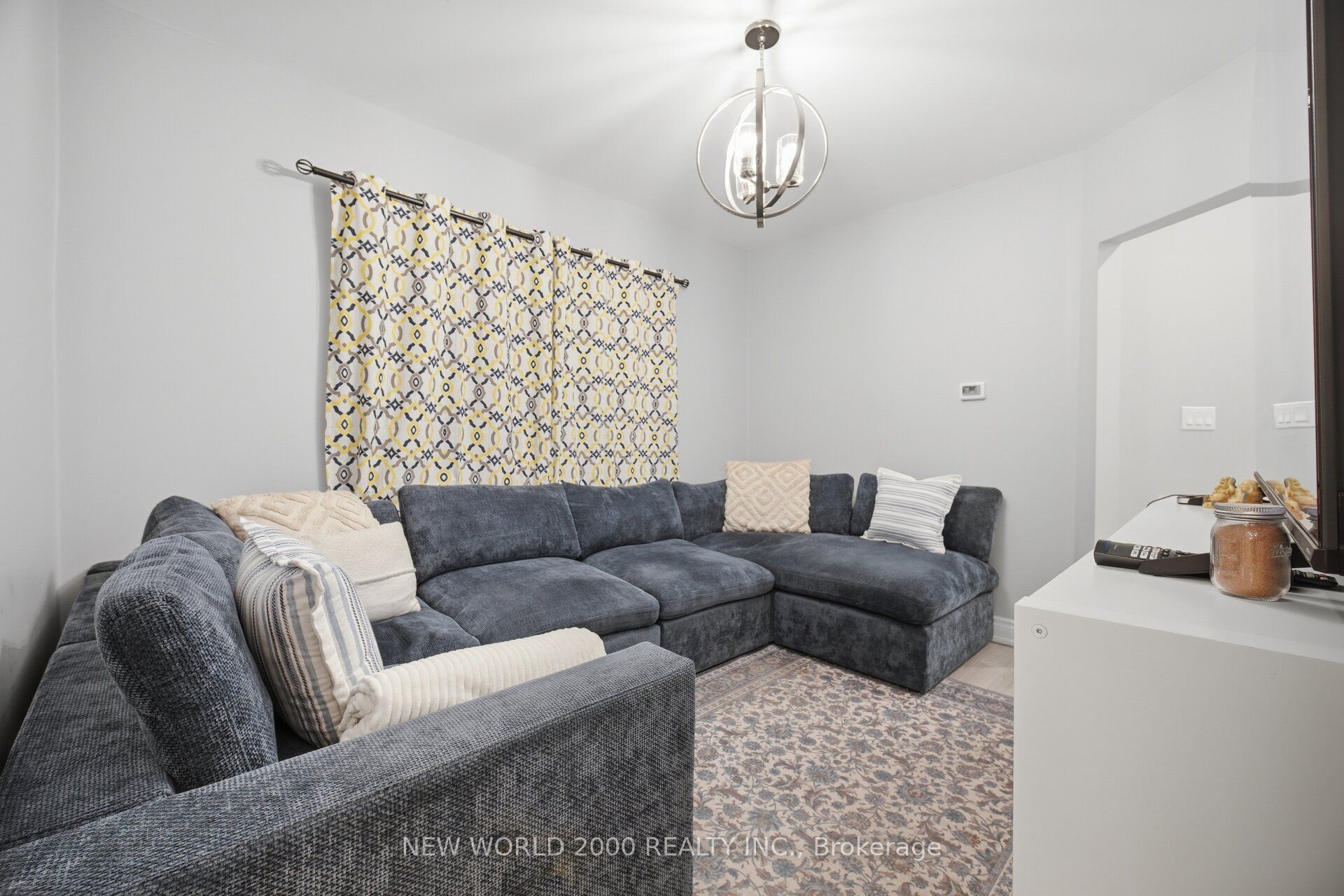 20 Rockwell Avenue, Toronto, ON M6N 1N5 photo 2
