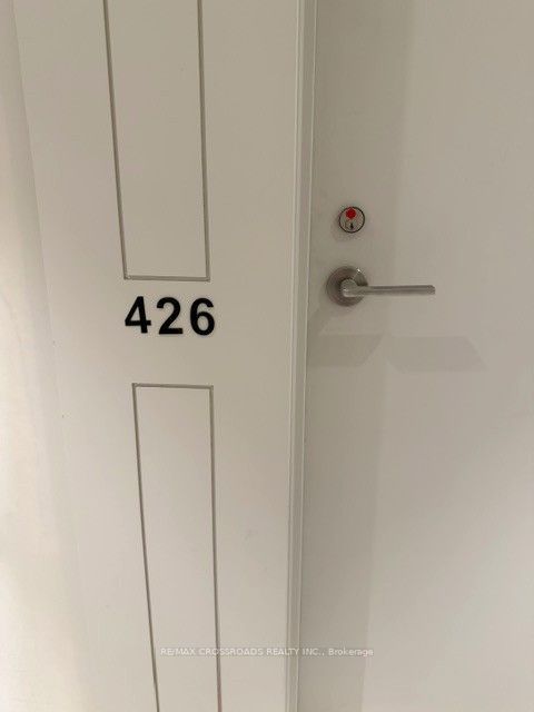 4010 Eglinton Avenue W 426, Toronto, ON M9A 0G5 photo 2