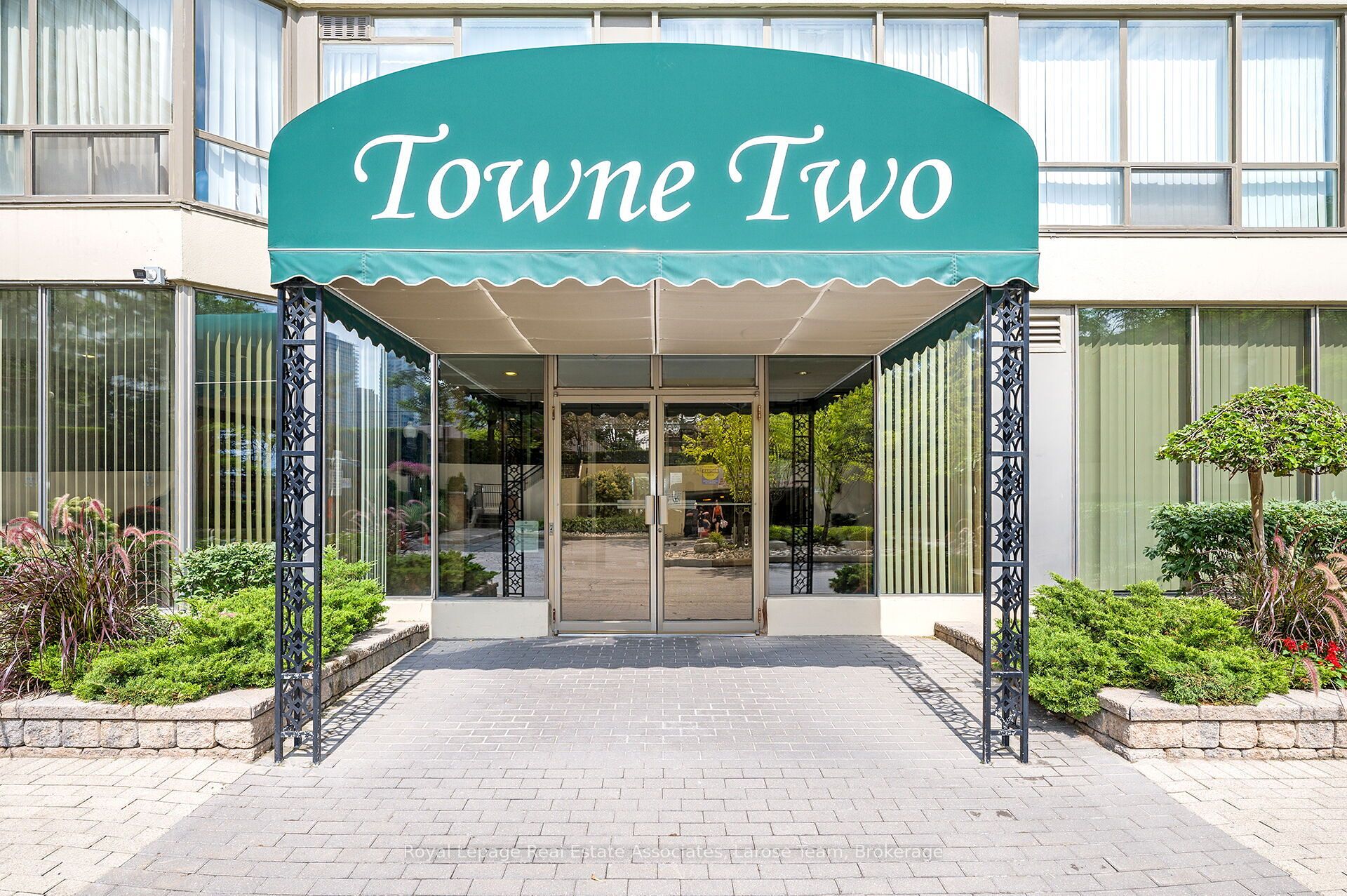 55 Elm Drive W Ph02, Mississauga, ON L5B 3Z3 photo 3