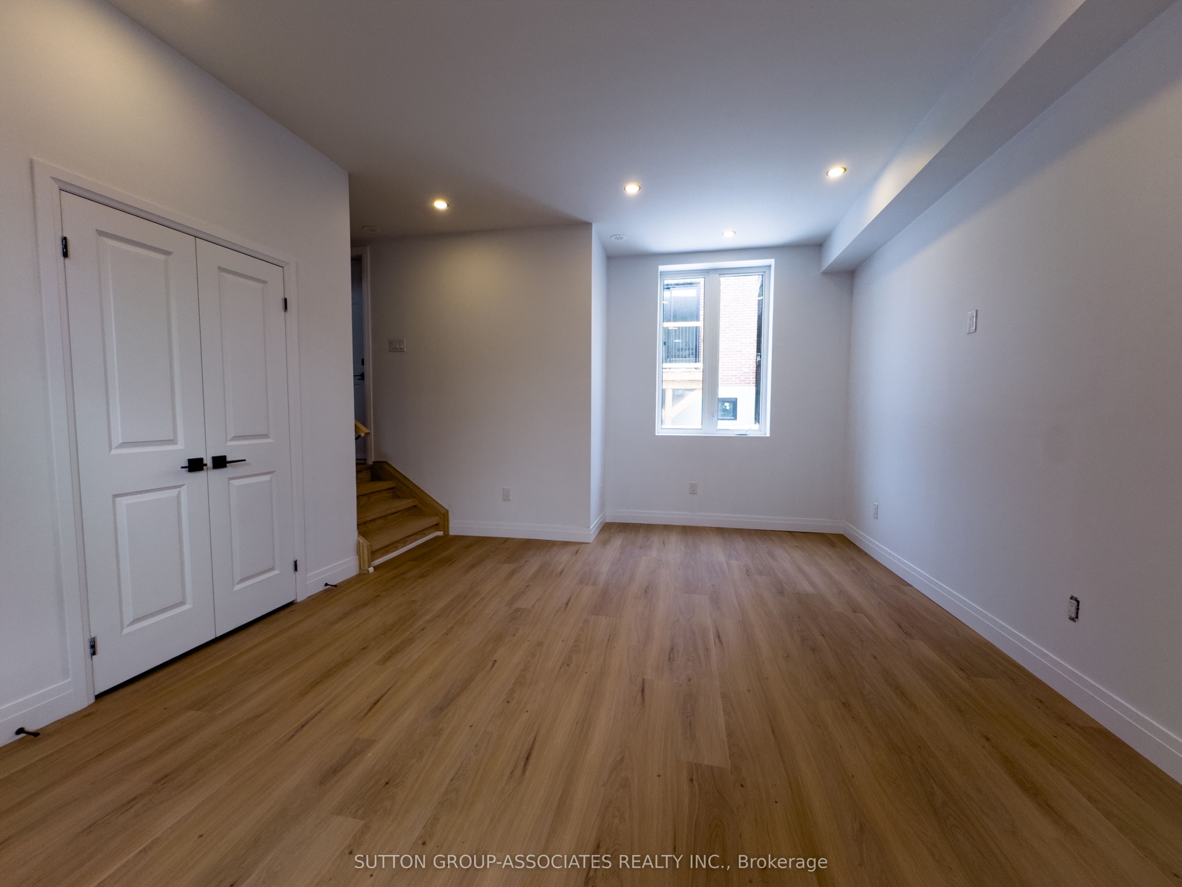 62 Hartley Avenue Laneway, Toronto, ON M6E 4E8 photo 4