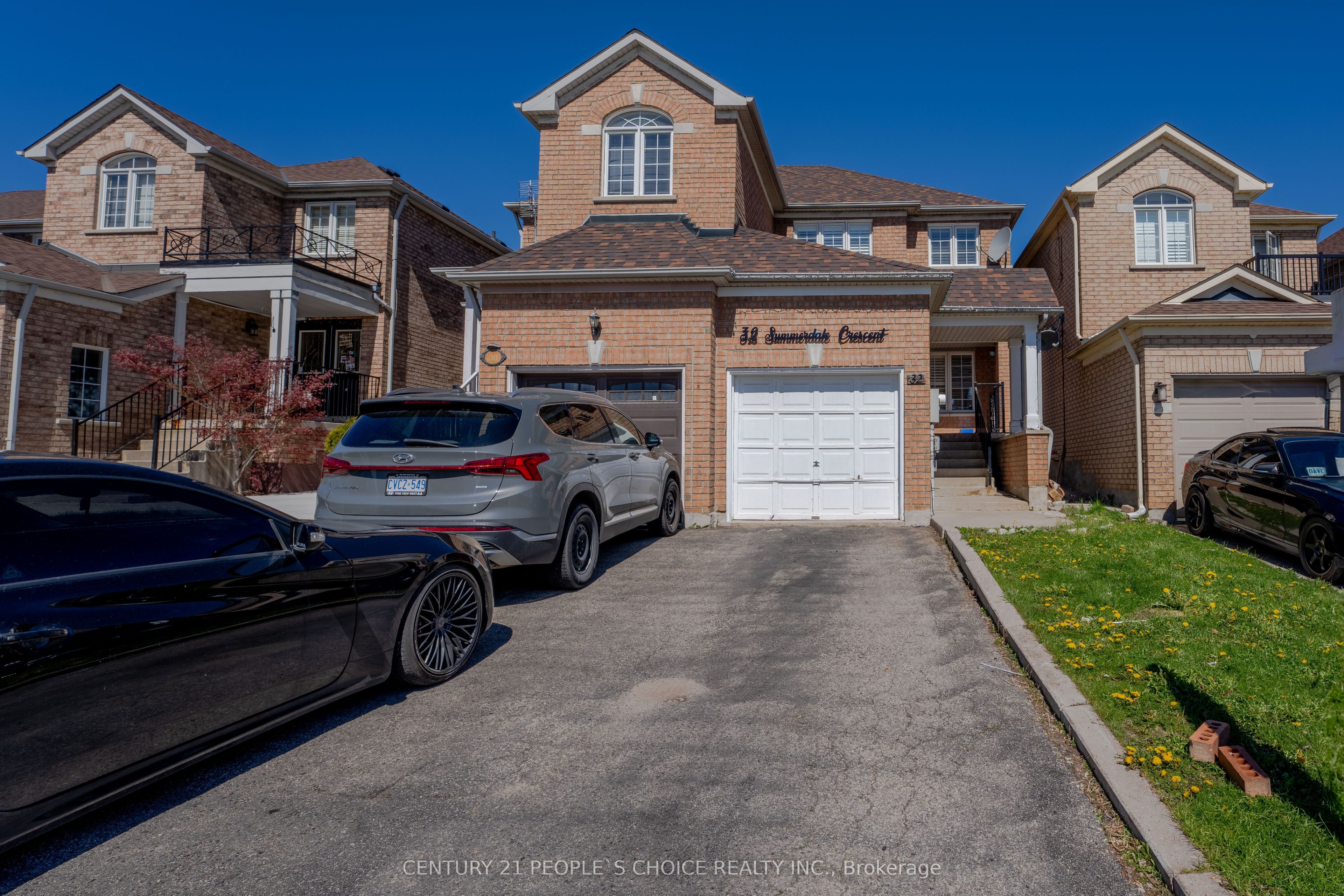 32 Summerdale Crescent, Brampton, ON L6X 4V8 photo 2