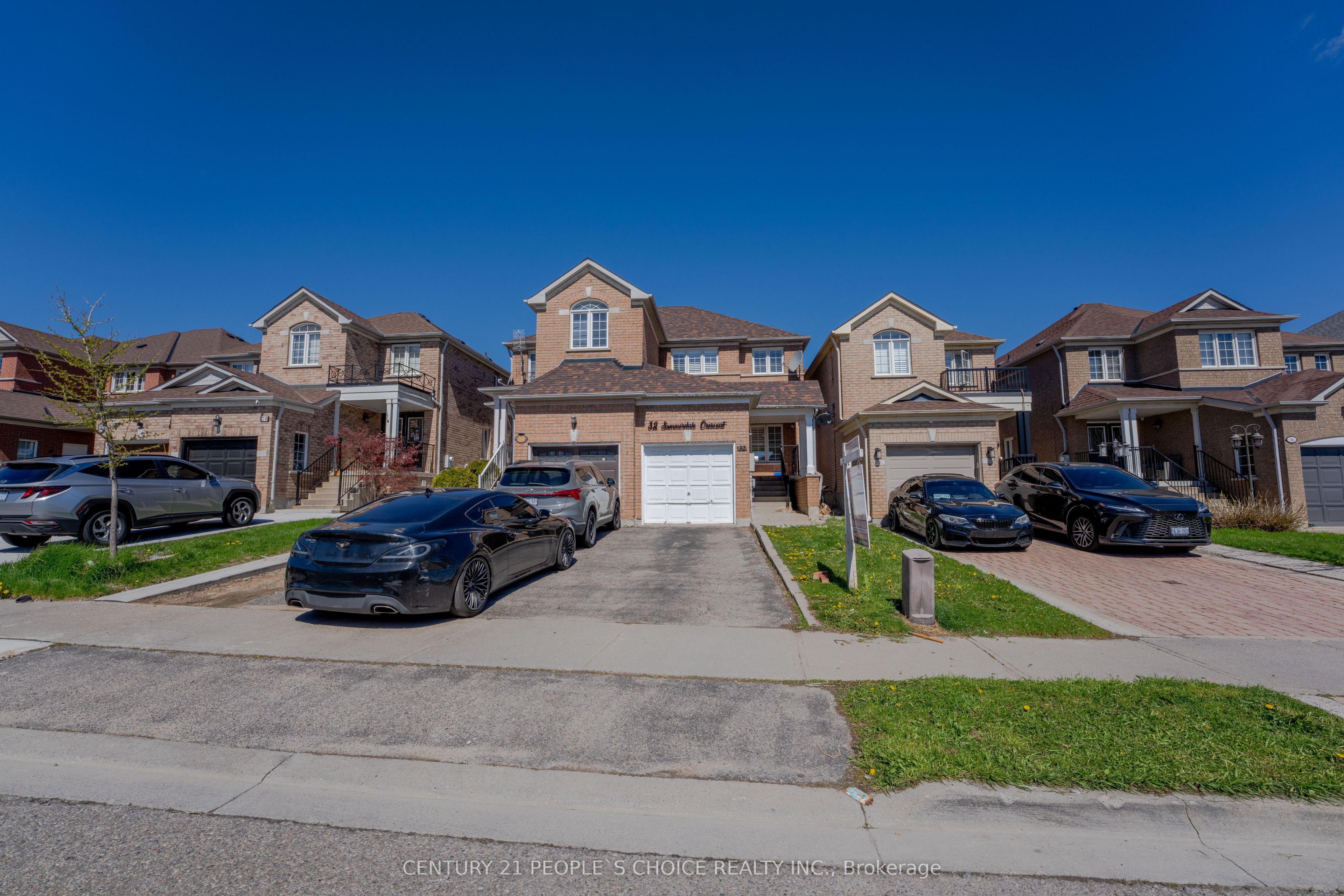 32 Summerdale Crescent, Brampton, ON L6X 4V8 photo 3