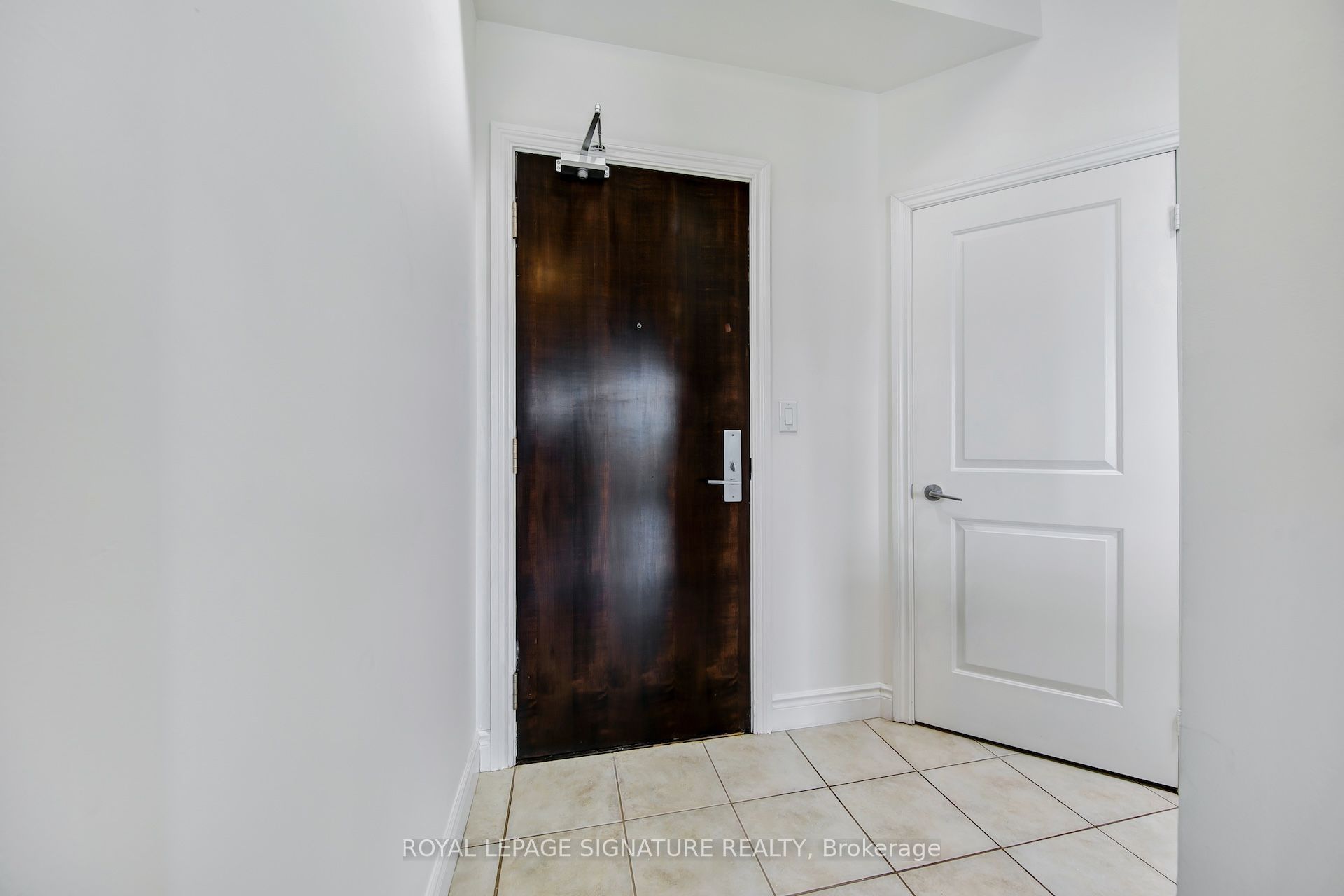 25 Earlington Avenue 307, Toronto, ON M8X 3A3 photo 3