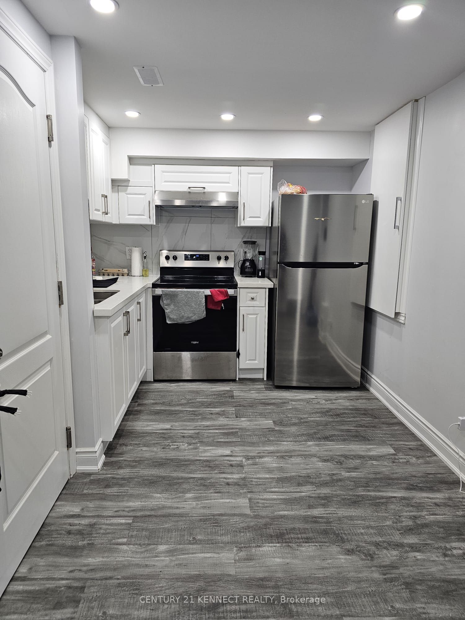 51 Cassander Crescent Bsmt, Brampton, ON L6Z 1Z5 photo 2