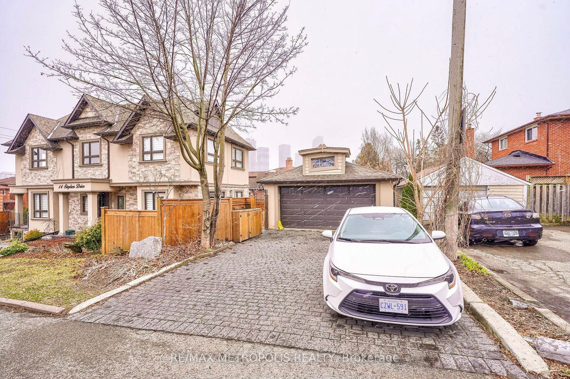 14 Stephen Drive Basement, Toronto, ON M8Y 3M5 photo 4