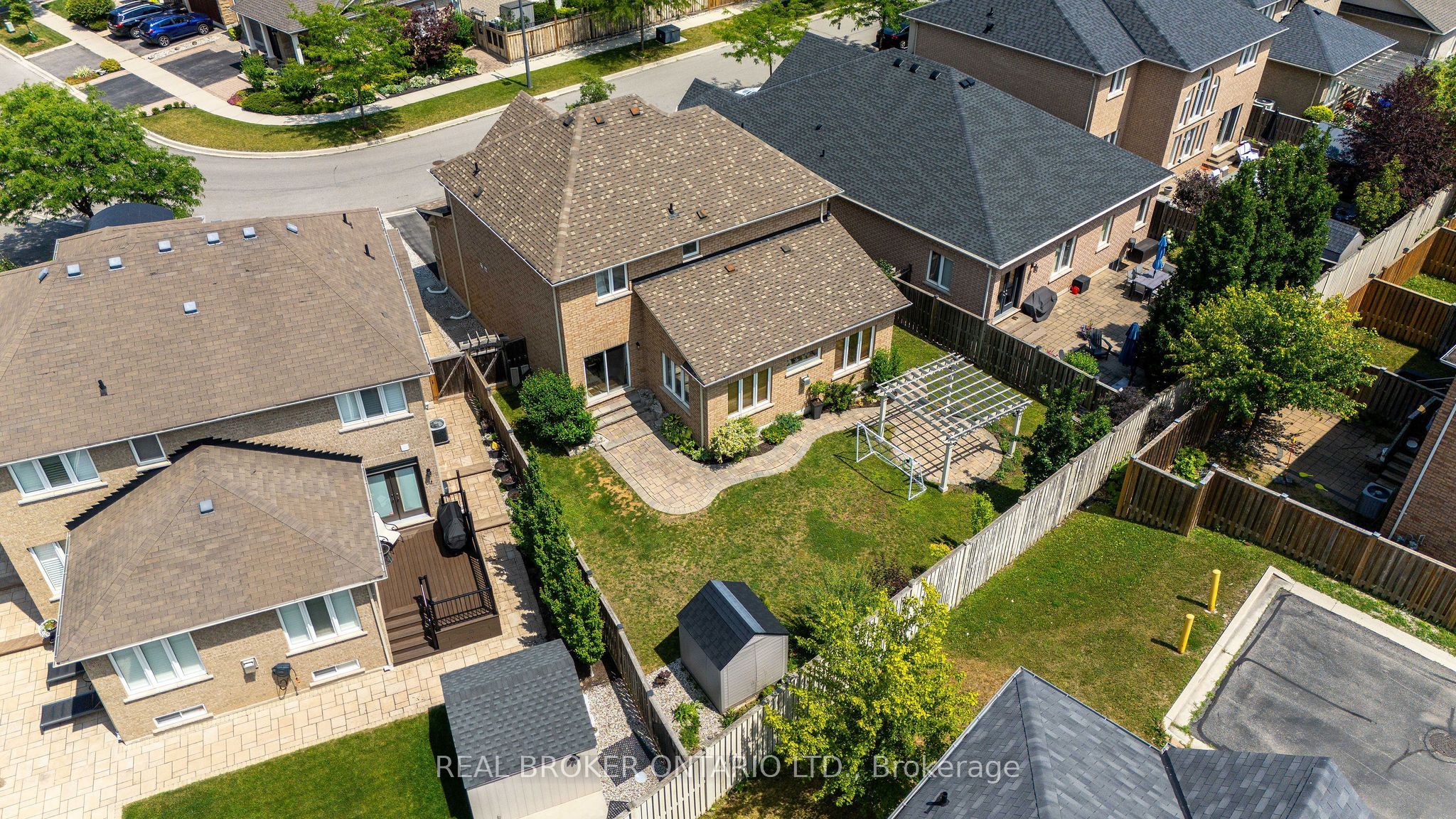 636 Serafini Crescent, Milton, ON L9T 7P1 photo 2