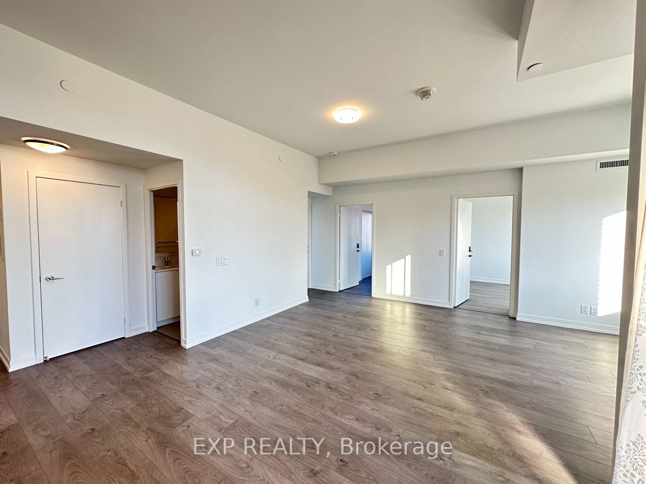 270 Dufferin Street 404, Toronto, ON M6K 0H8 photo 5
