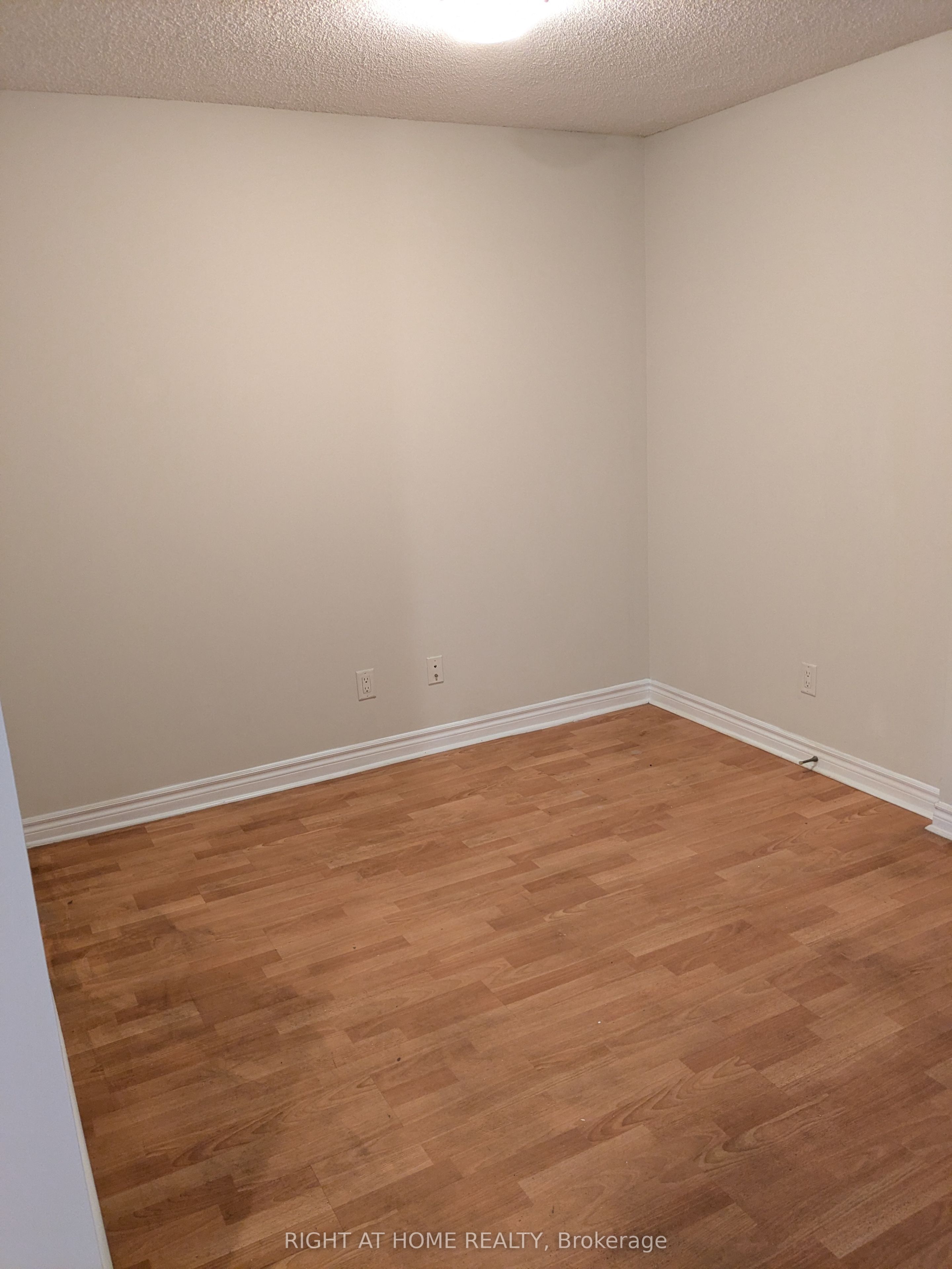 3880 Duke of York Boulevard 1602, Mississauga, ON L5B 4M7 photo 4