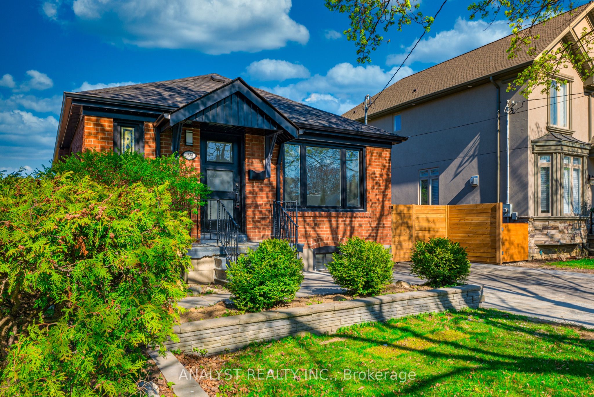 39 Chartwell Road Bsmt, Toronto, ON M8Z 4E9