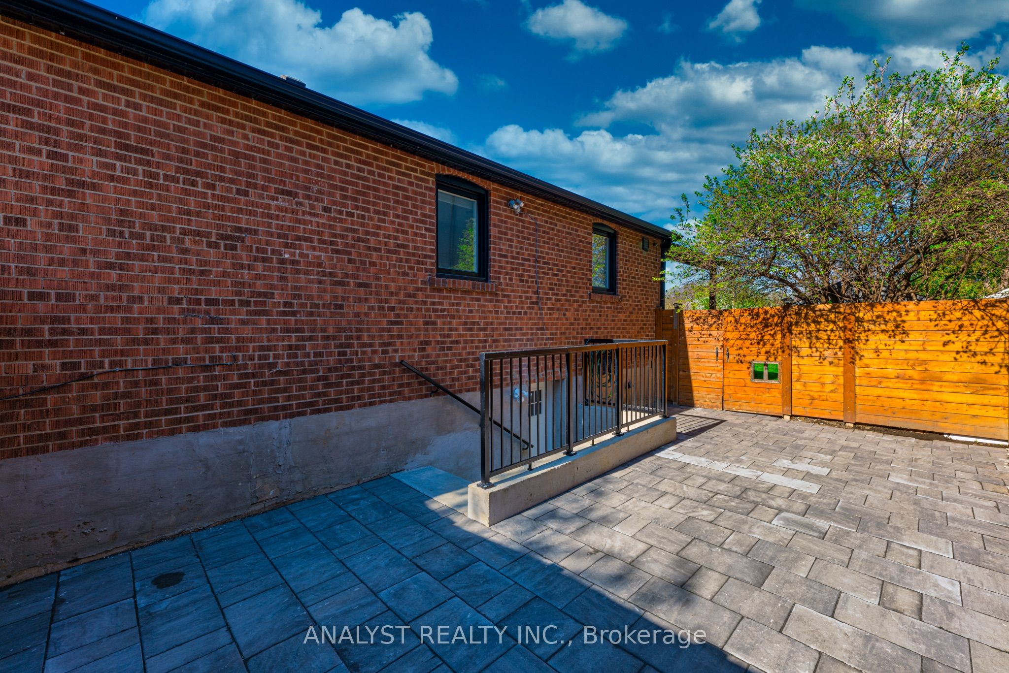 39 Chartwell Road Bsmt, Toronto, ON M8Z 4E9 photo 3