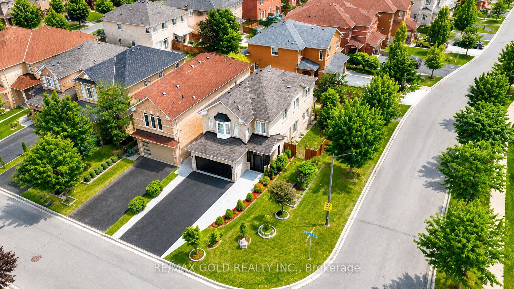 3906 Passway Road, Mississauga, ON L5N 8P1 photo 2