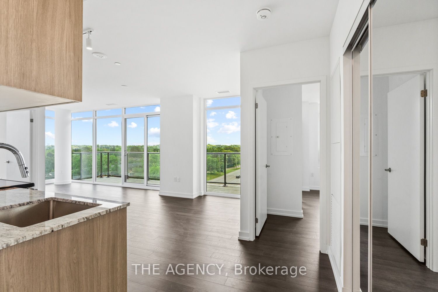 4010 Eglinton Avenue W 625, Toronto, ON M9A 0G5 photo 3