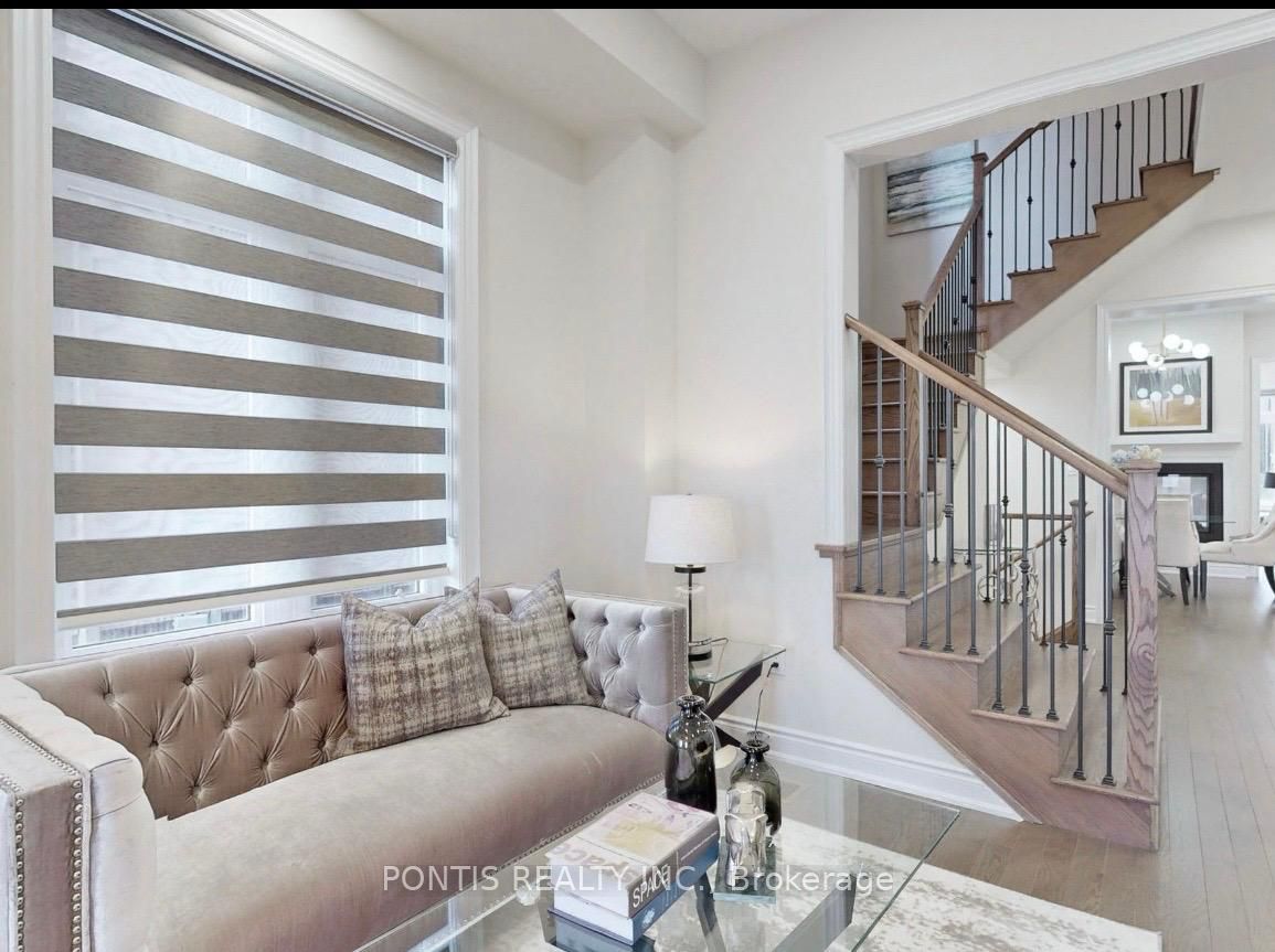 1324 Queens Plate Road, Oakville, ON L6M 4G3 photo 2