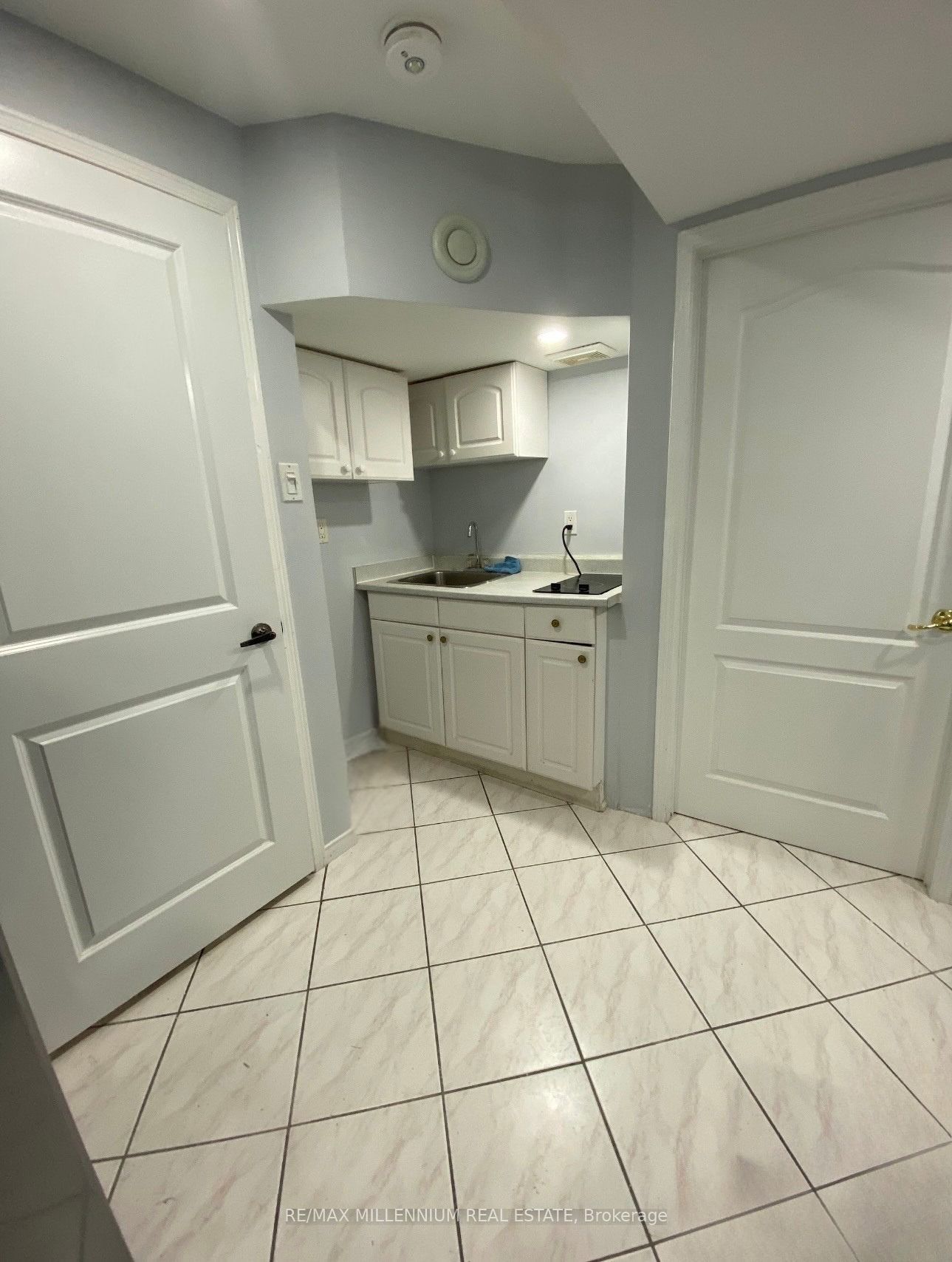 5110 Timbermill Court Basement, Mississauga, ON L5V 2B8 photo 3