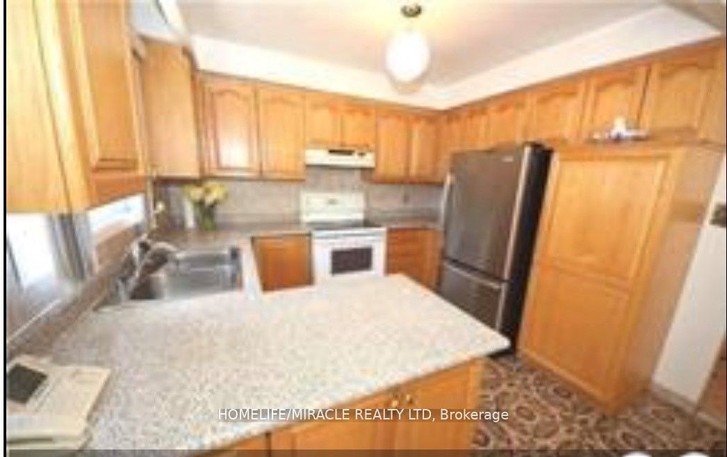 2114 Islington Avenue, Toronto, ON M9P 3N9 photo 5