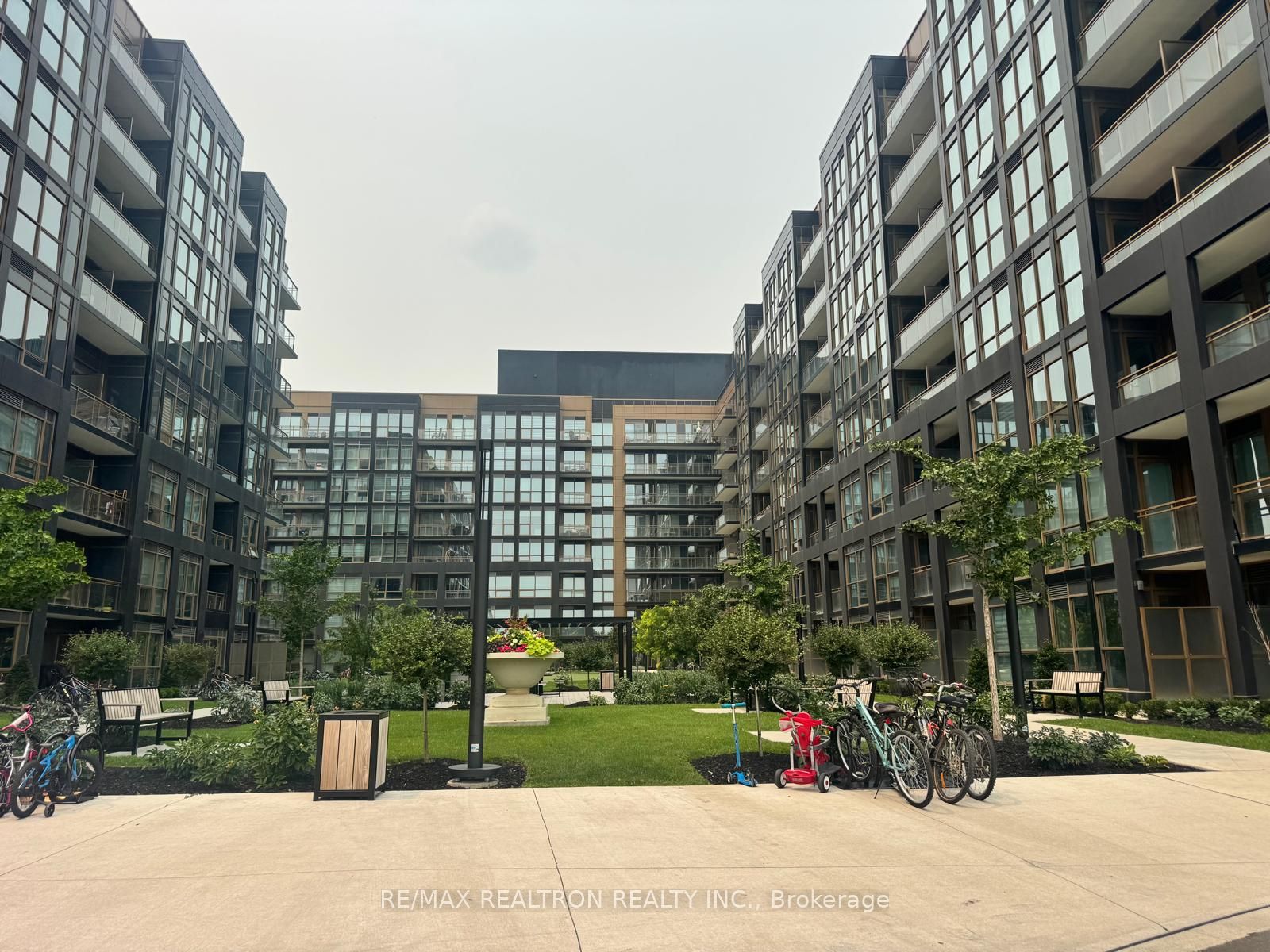 2343 Khalsa Gate E 639, Oakville, ON L6M 5R6
