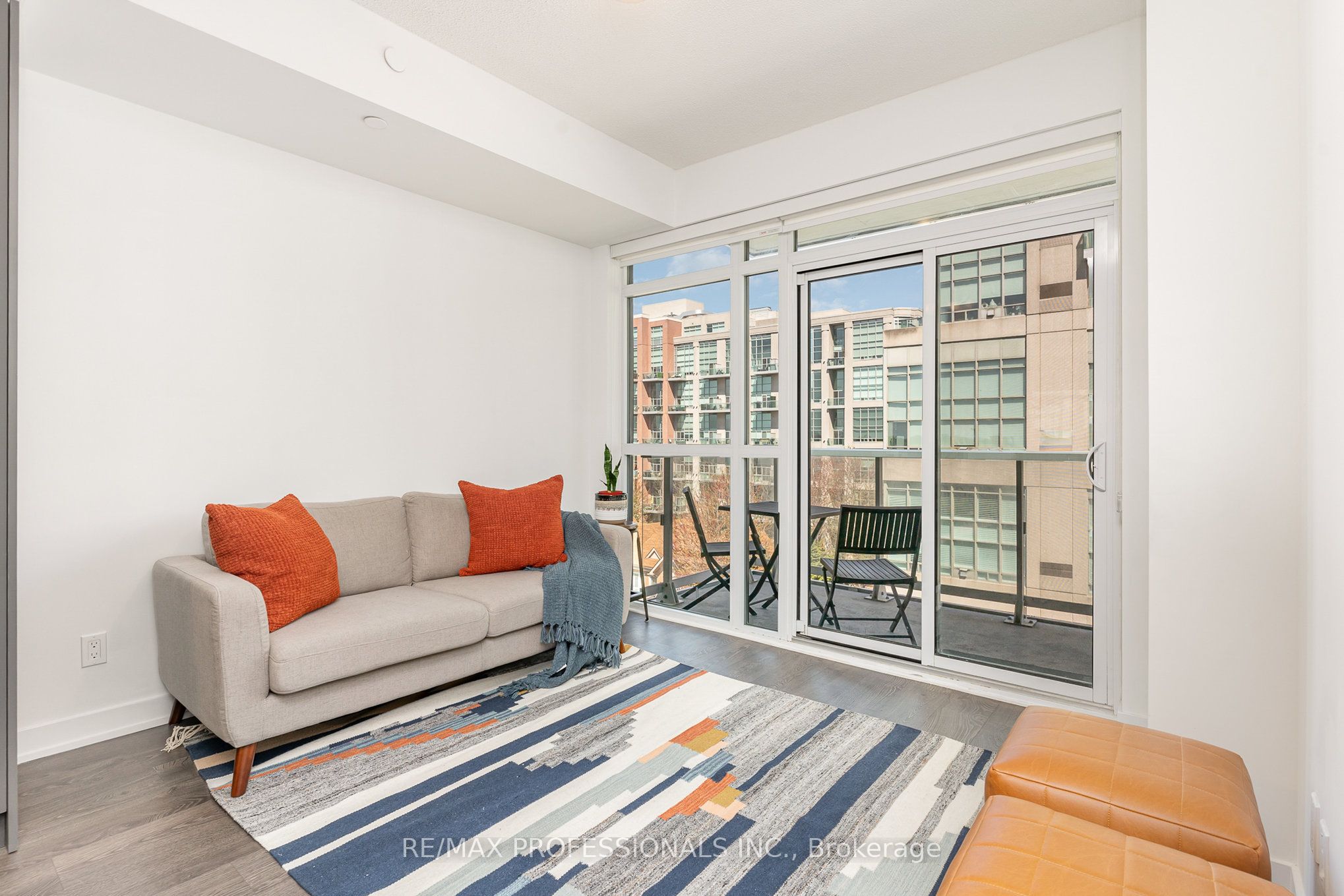 251 Manitoba Street 625, Toronto, ON M8Y 0C7 photo 5