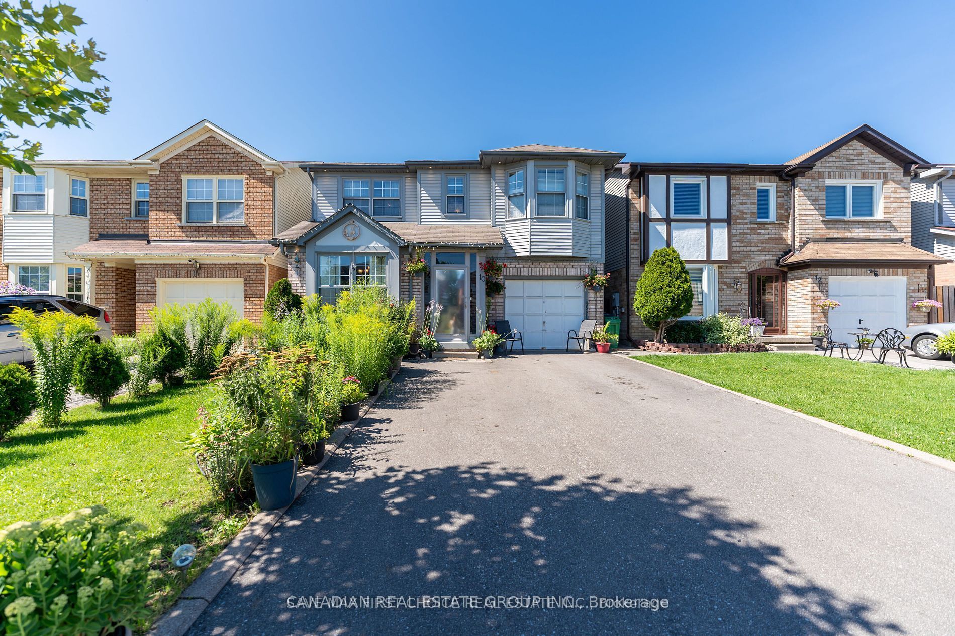 10 Chipmunk Crescent, Brampton, ON L6R 1B2
