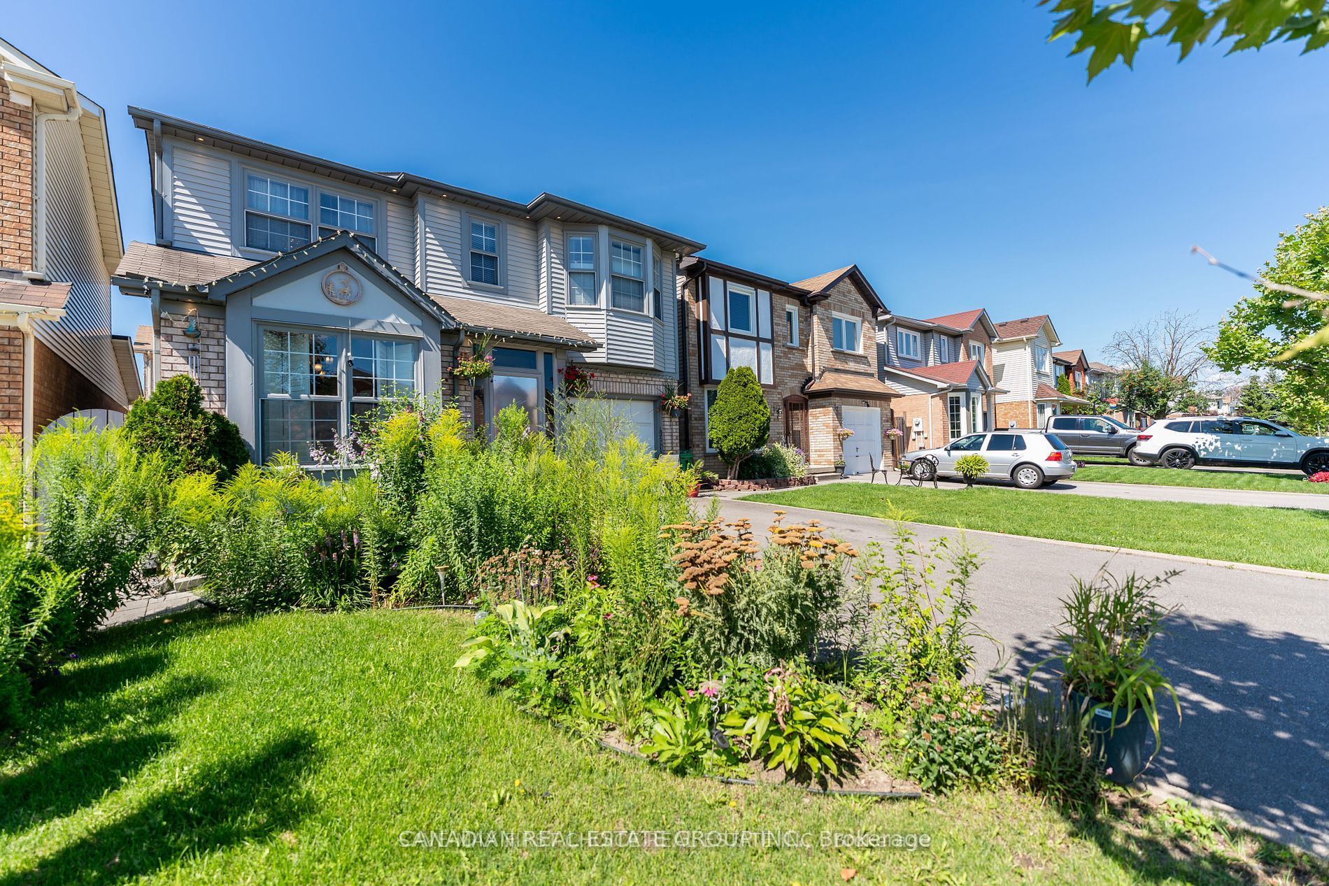 10 Chipmunk Crescent, Brampton, ON L6R 1B2 photo 3