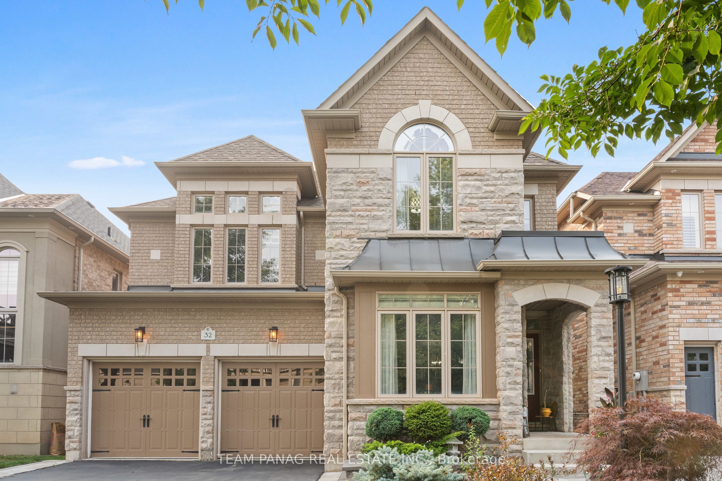 32 Impulse Circle, Brampton, ON L6X 0X9 photo 2