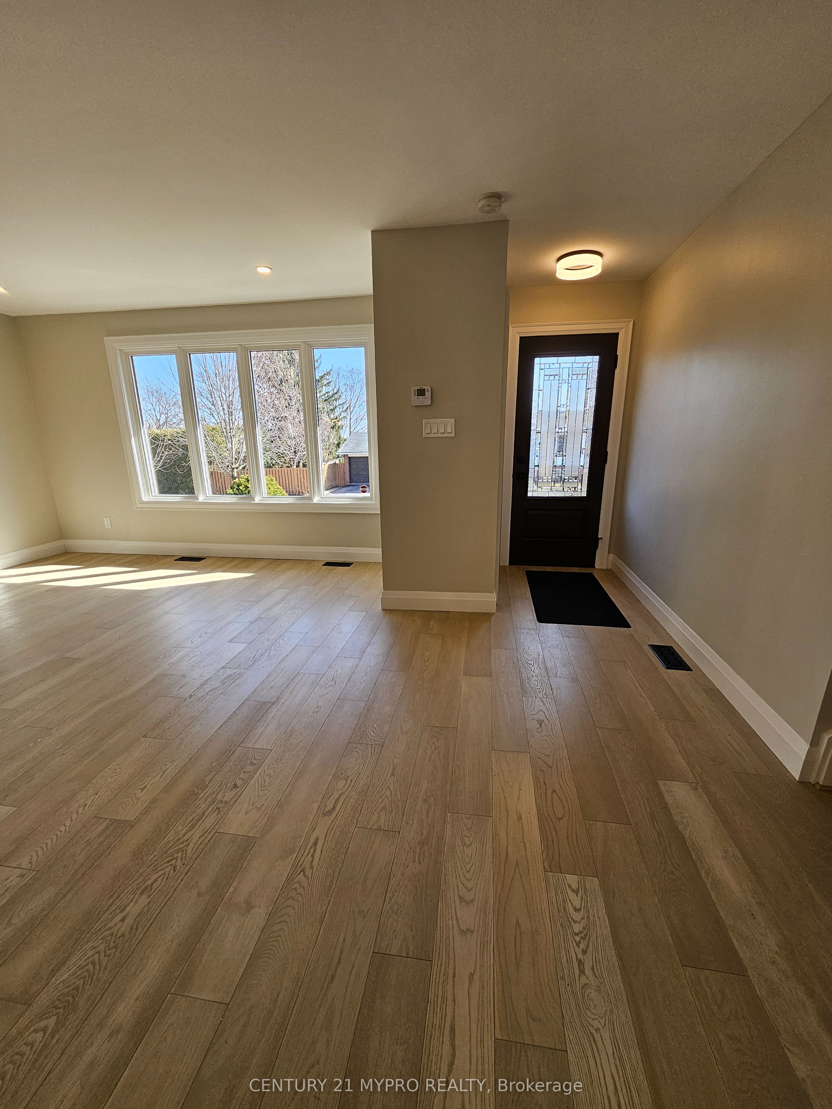 2135 Cobblestone Drive, Burlington, ON L7P 3K2 photo 3