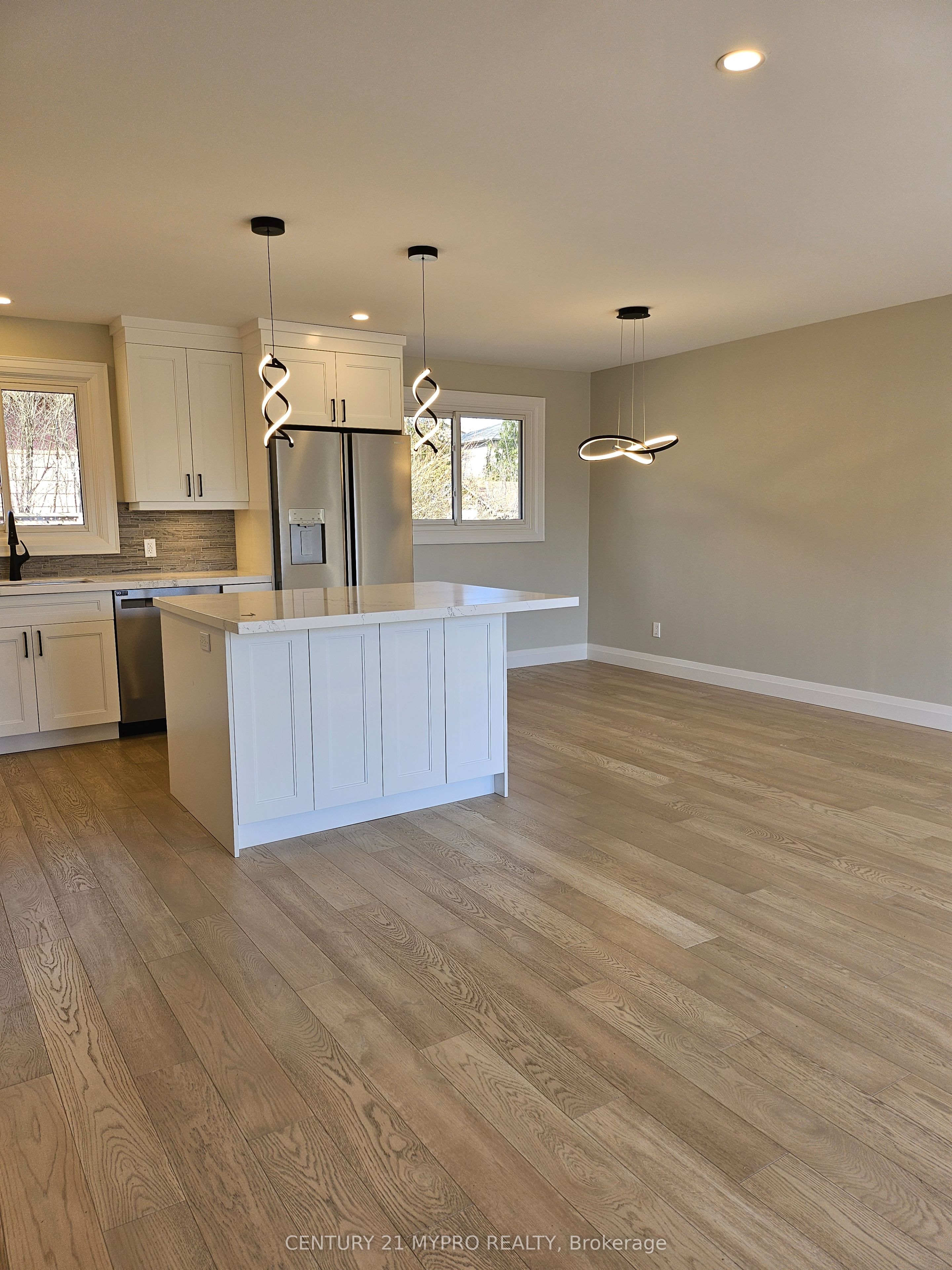 2135 Cobblestone Drive, Burlington, ON L7P 3K2 photo 4