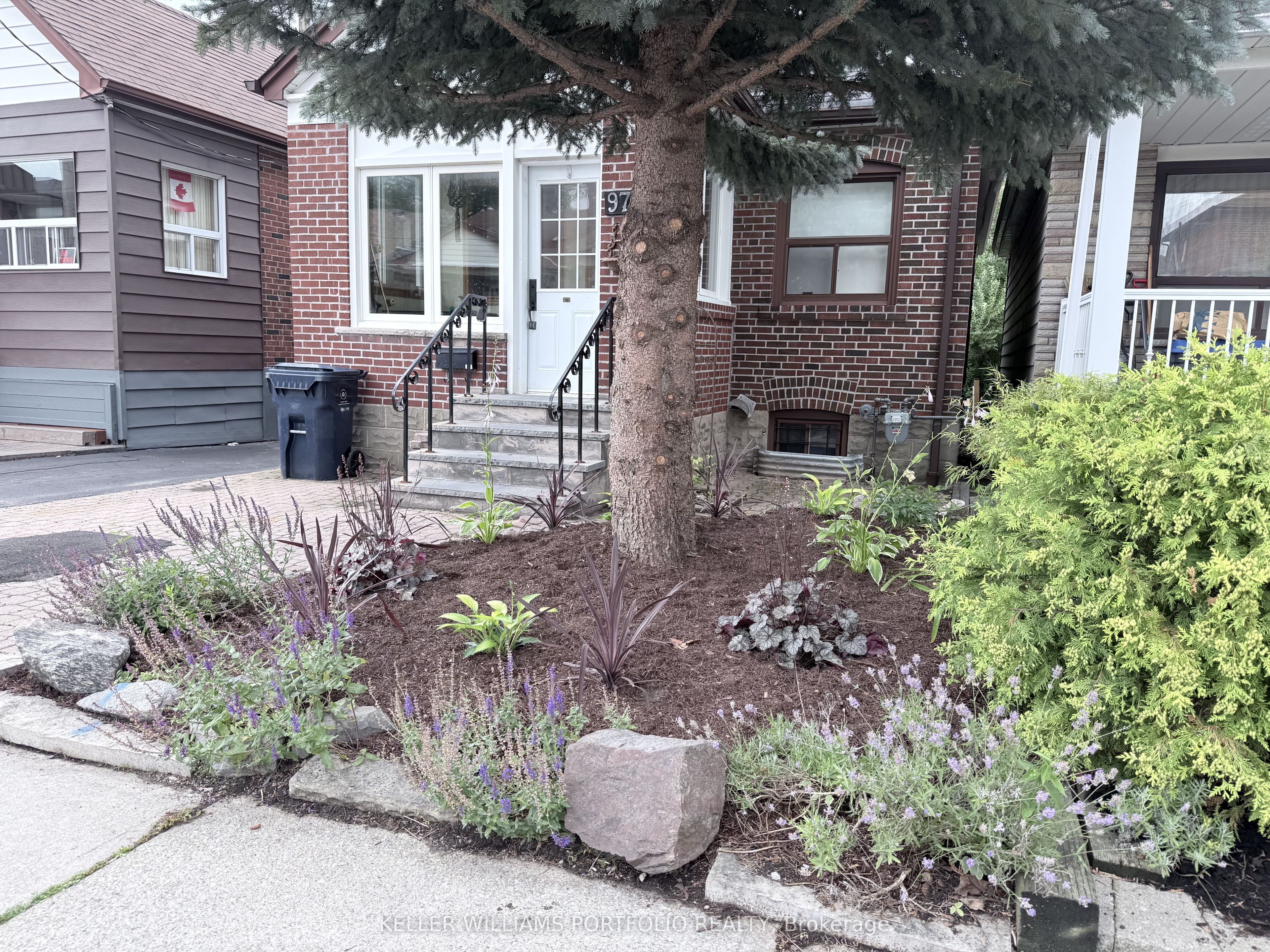 97 Livingstone Avenue, Toronto, ON M6E 2L7 photo 5