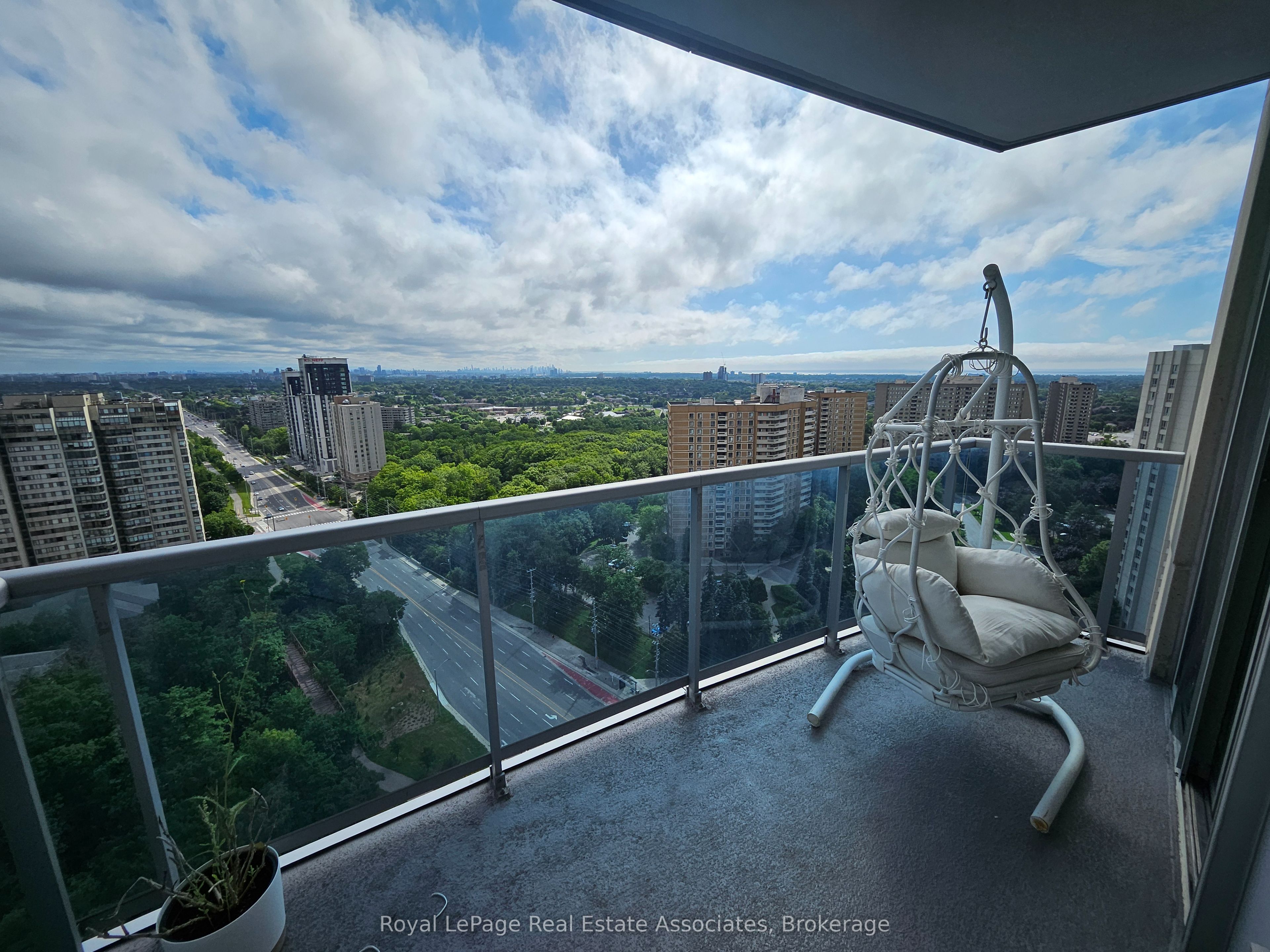 90 Absolute Avenue 2103, Mississauga, ON L4Z 0A3