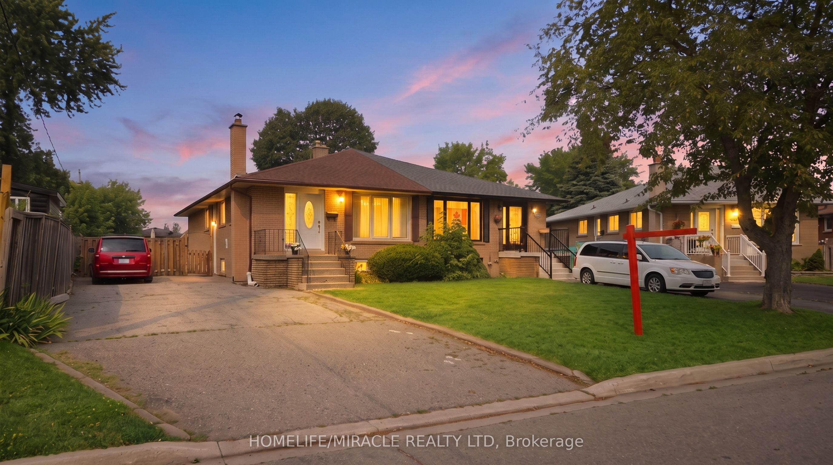 7089 Landen Court, Mississauga, ON L4T 2H9 photo 3
