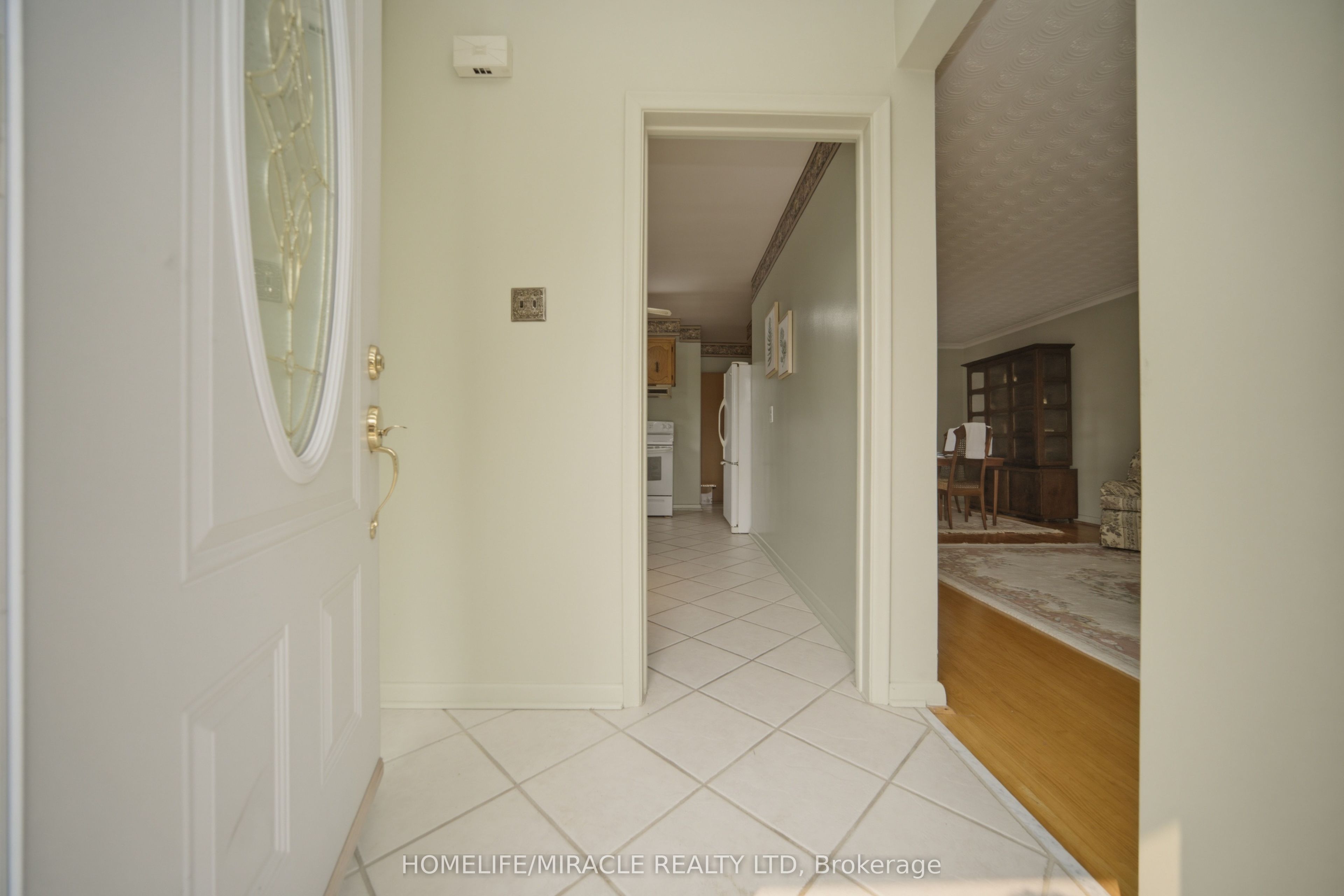 7089 Landen Court, Mississauga, ON L4T 2H9 photo 5