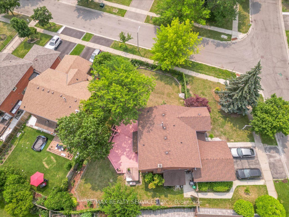 79 Burgby Avenue, Brampton, ON L6X 2G7 photo 3