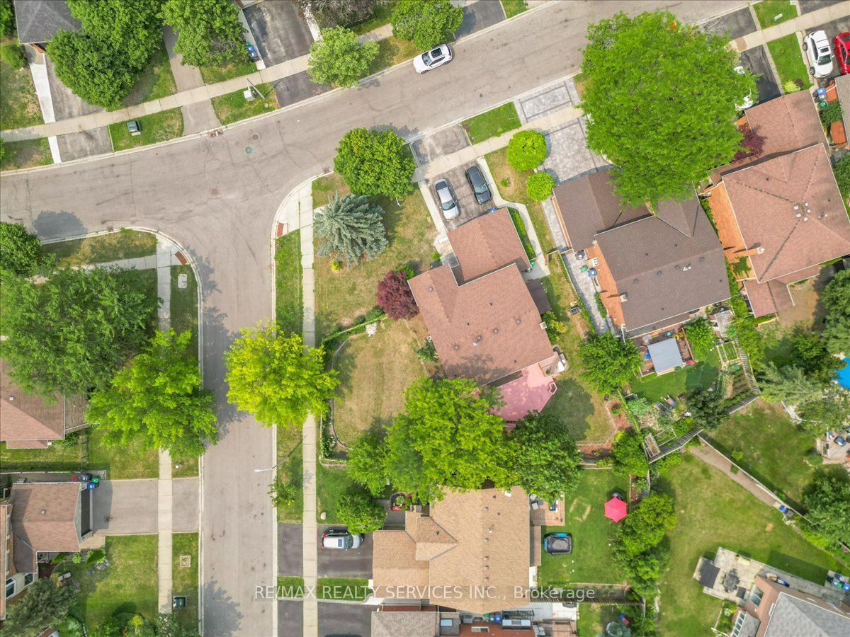 79 Burgby Avenue, Brampton, ON L6X 2G7 photo 5
