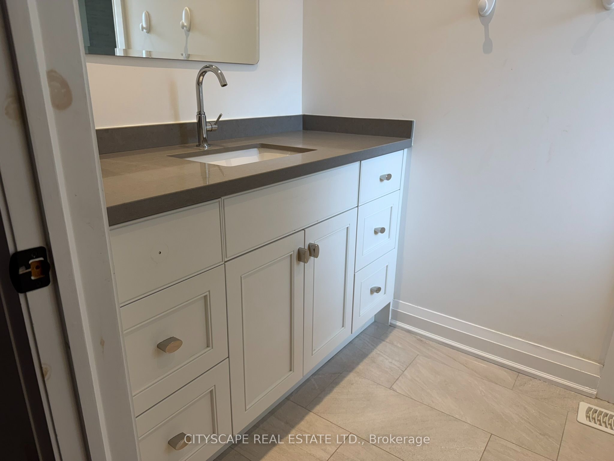 2009 Water's Edge Drive, Oakville, ON L6L 1A3 photo 2