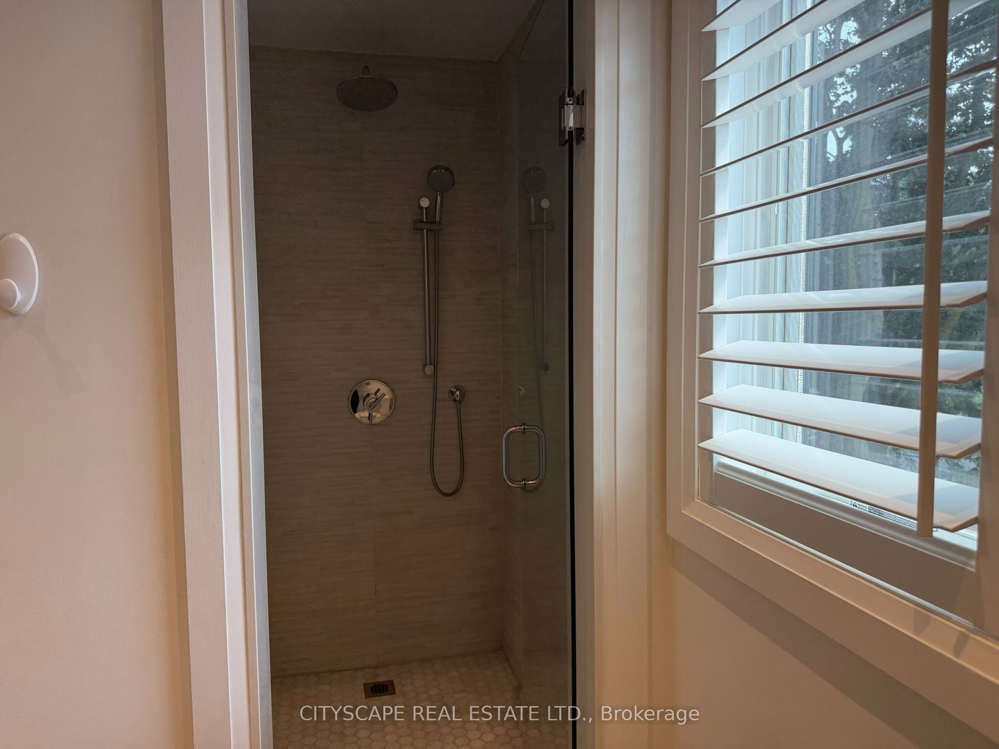 2009 Water's Edge Drive, Oakville, ON L6L 1A3 photo 3