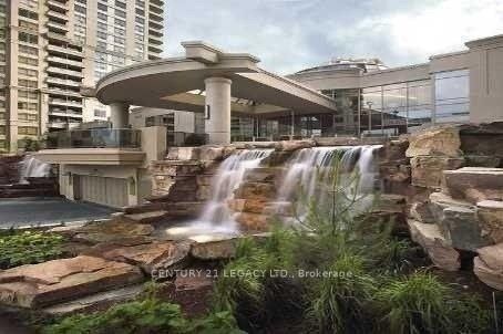 3880 Duke Of York Boulevard 1608, Mississauga, ON L5B 4M7 photo 2