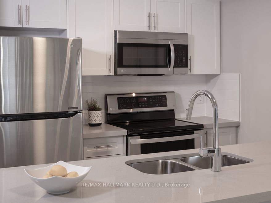 5191 Dundas Street W 1612, Toronto, ON M9A 0B2 photo 4