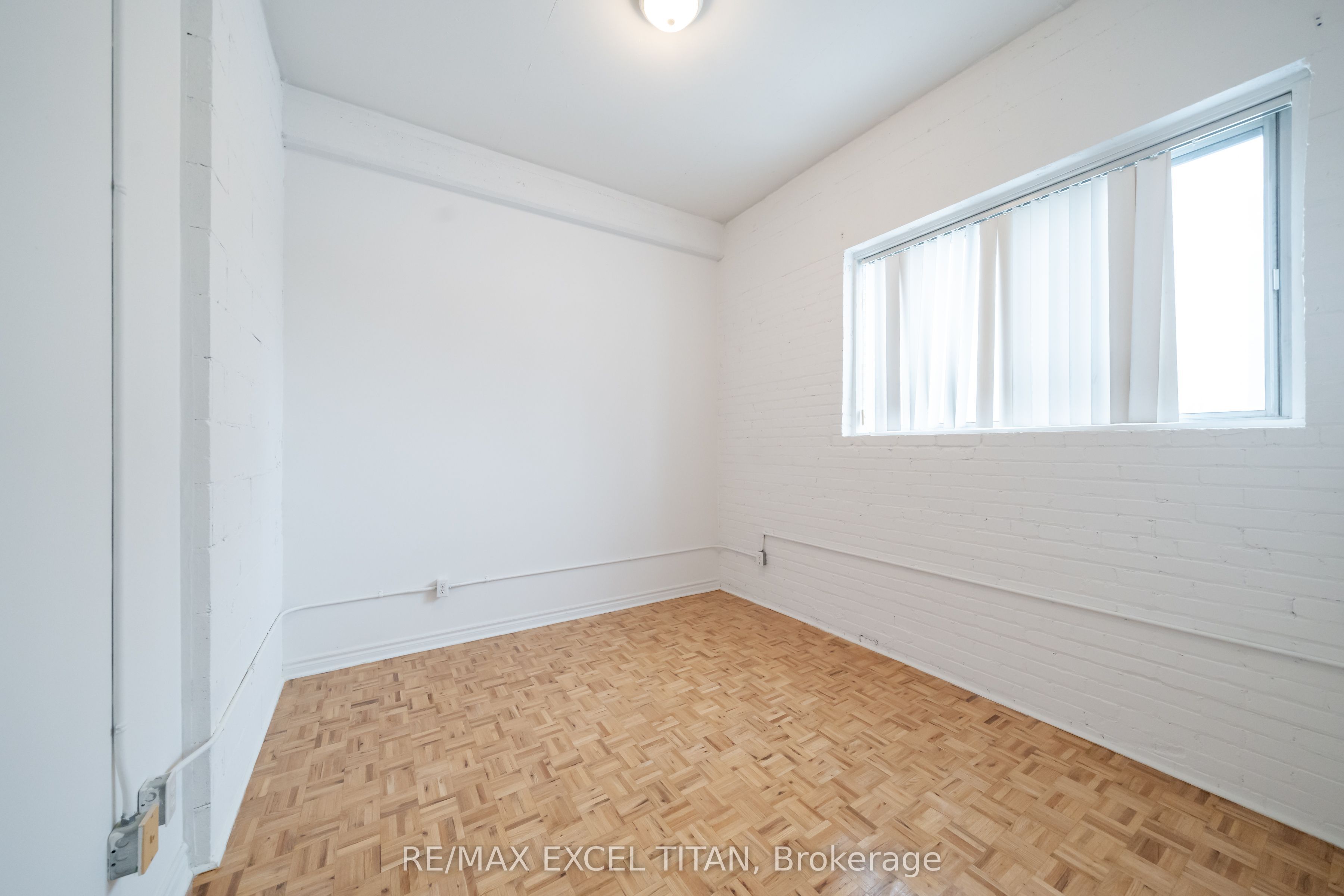 1401 Dupont Street 313, Toronto, ON M6H 4J7 photo 4
