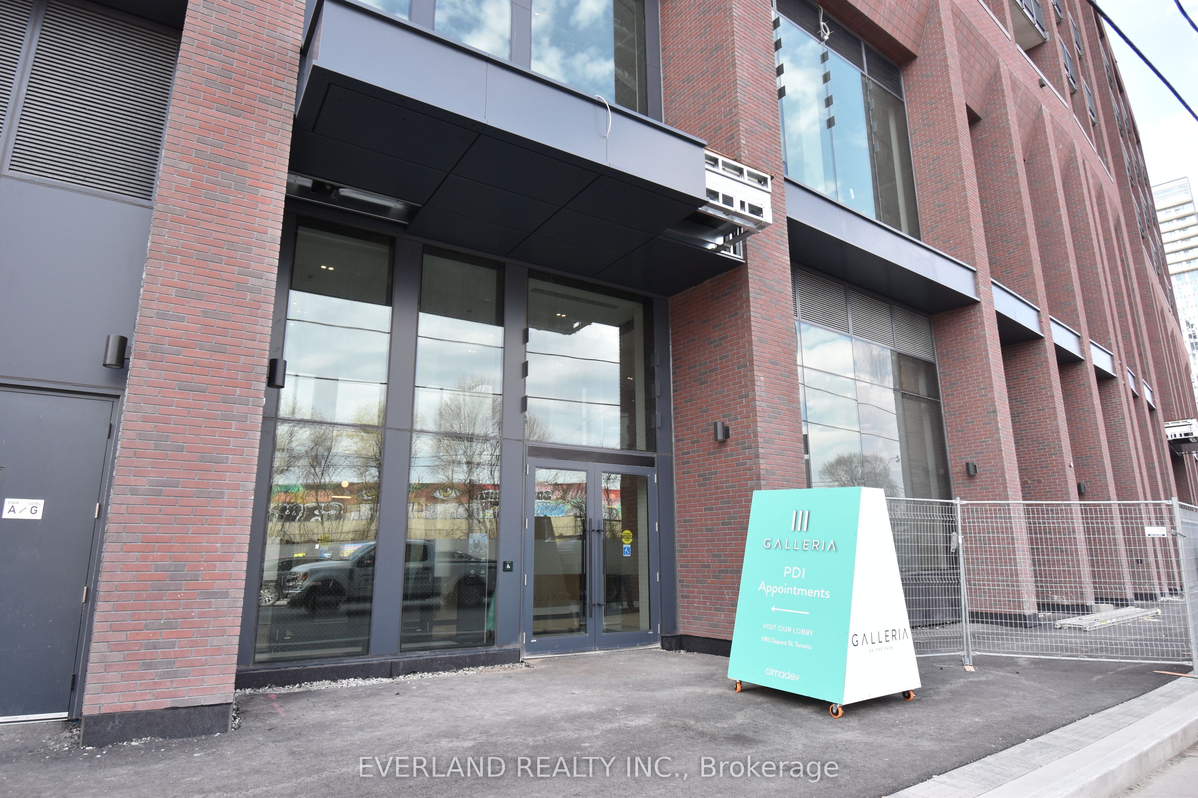 1185 Dupont Street 1105, Toronto, ON M6H 0G5 photo 2