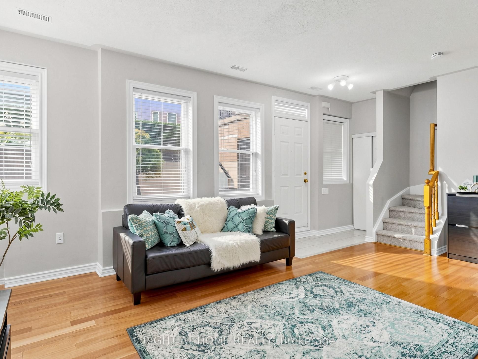 760 Lawrence Avenue W 76, Toronto, ON M6A 3E7 photo 3