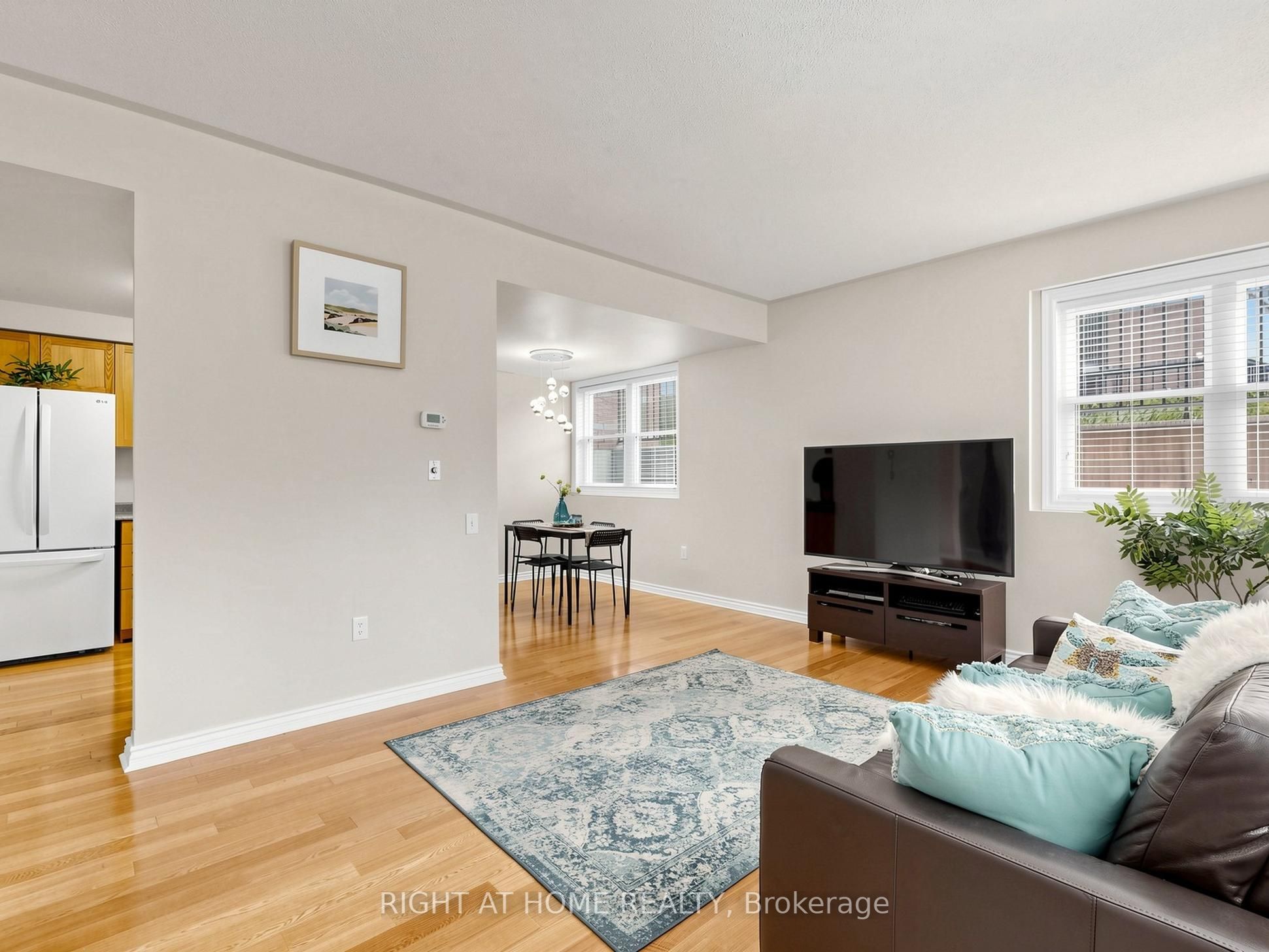 760 Lawrence Avenue W 76, Toronto, ON M6A 3E7 photo 5