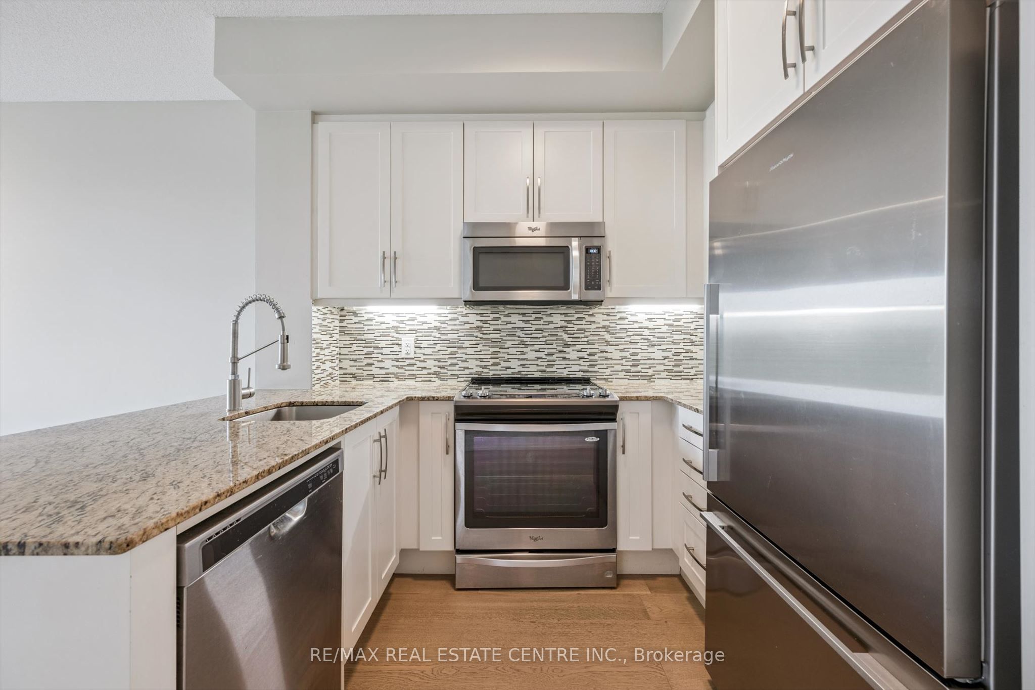 2 Old Mill Drive 524, Toronto, ON M6S 0A2 photo 5