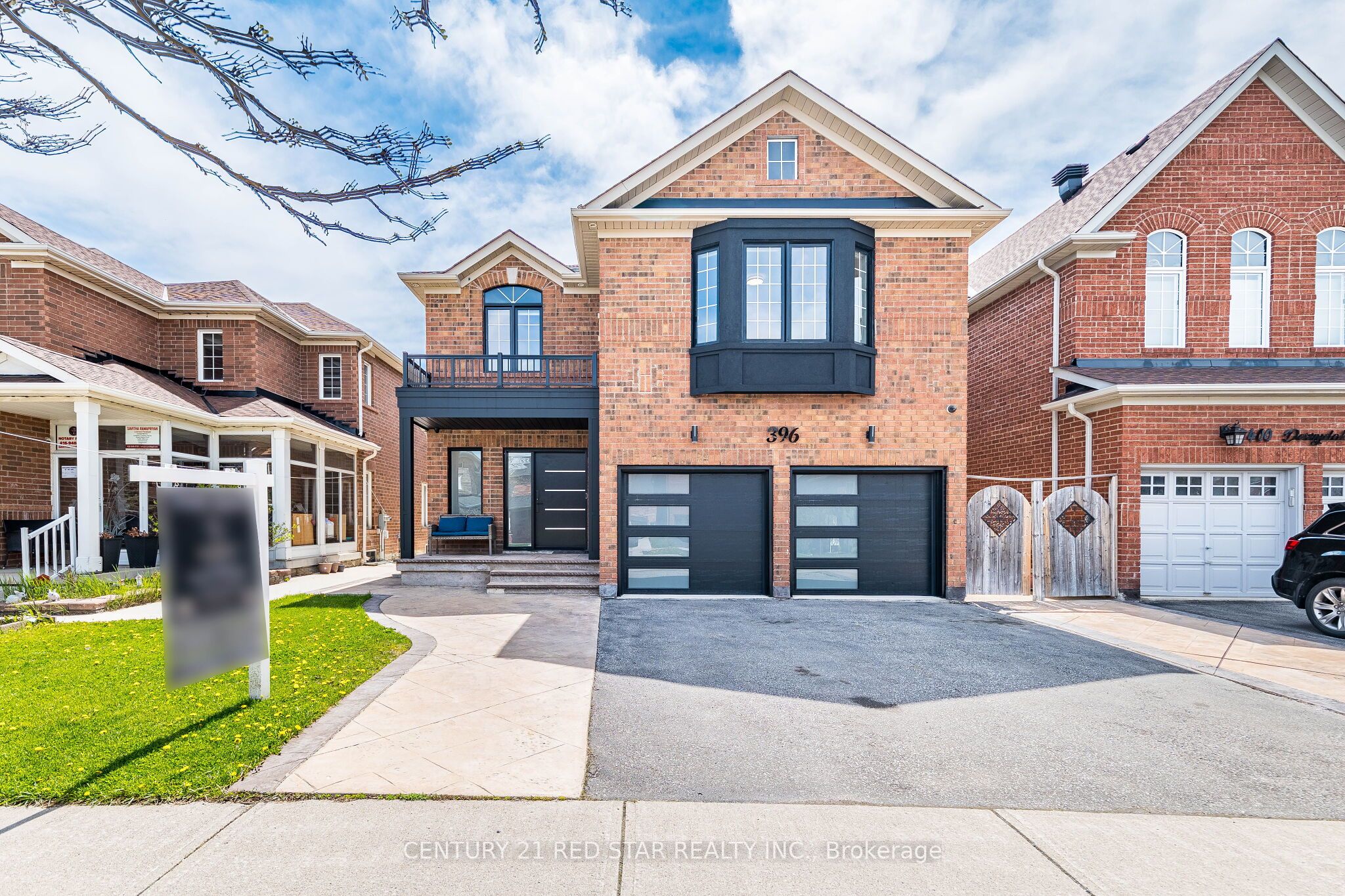 396 Derrydale Drive, Mississauga, ON L5W 0E1 photo 2